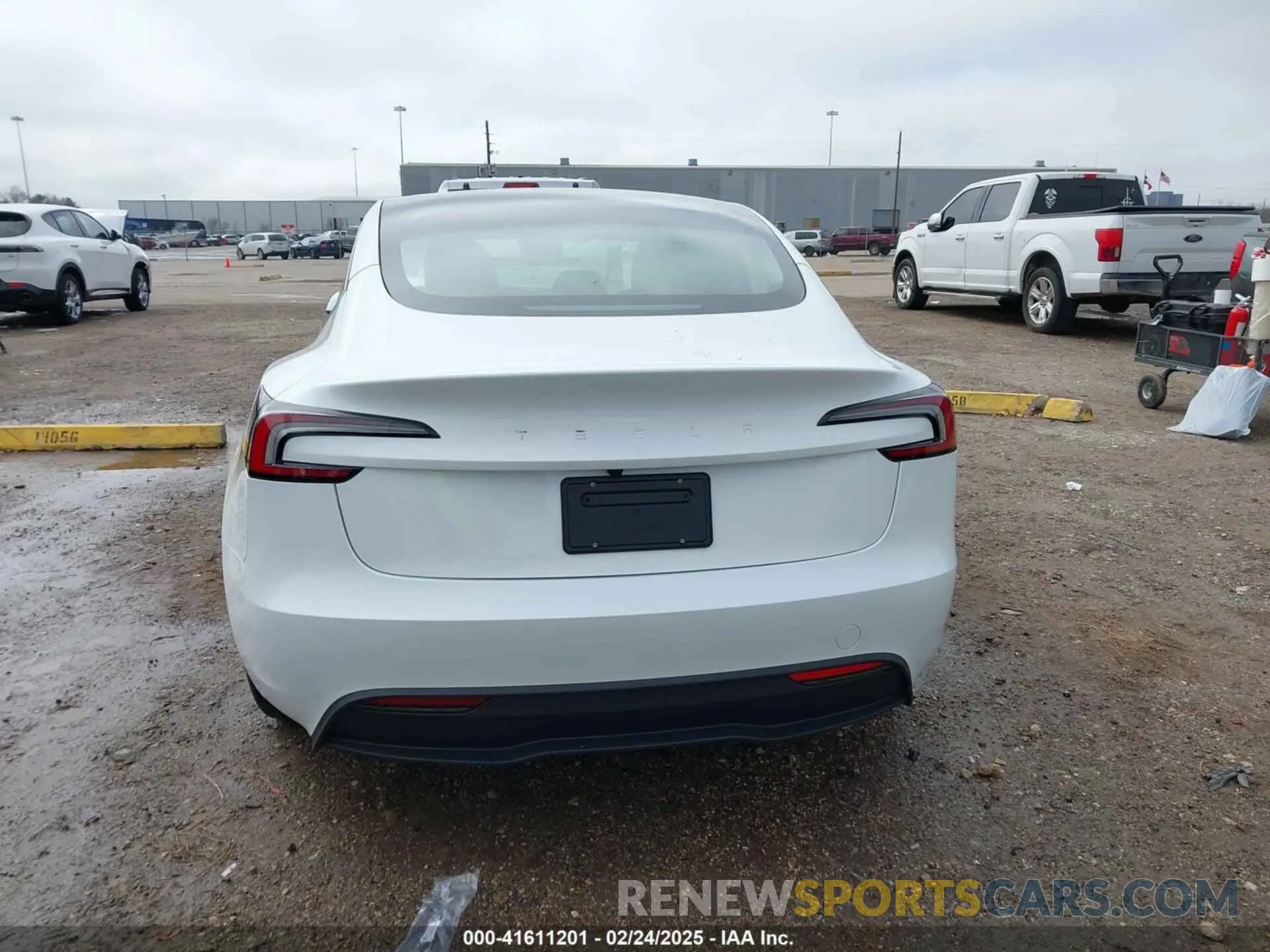 16 Photograph of a damaged car 5YJ3E1EB9SF904223 TESLA MODEL 3 2025