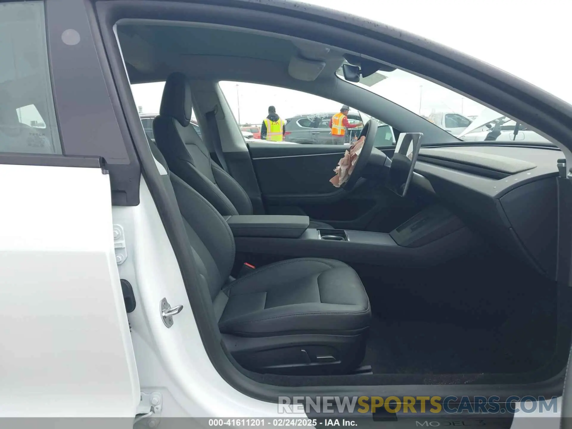 5 Photograph of a damaged car 5YJ3E1EB9SF904223 TESLA MODEL 3 2025