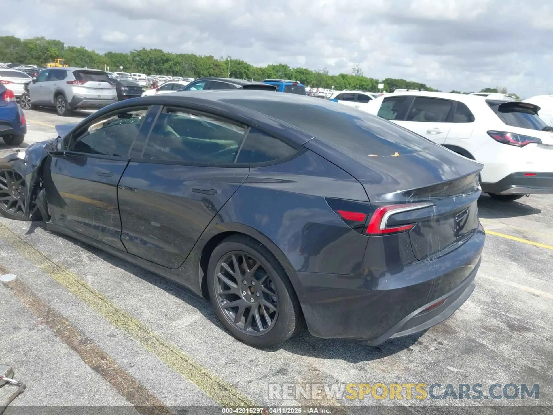 3 Photograph of a damaged car 5YJ3E1EBXSF909124 TESLA MODEL 3 2025