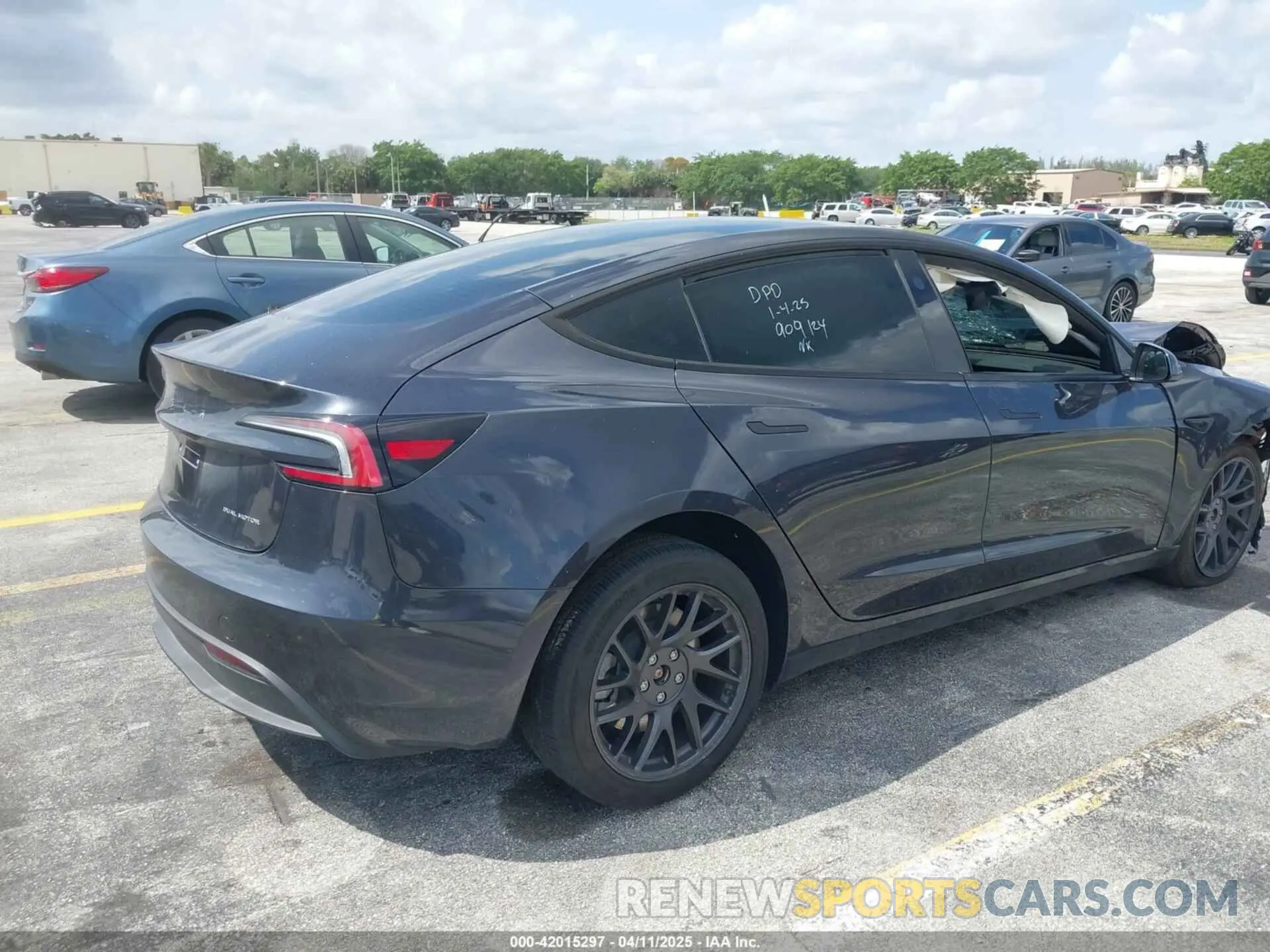 4 Photograph of a damaged car 5YJ3E1EBXSF909124 TESLA MODEL 3 2025
