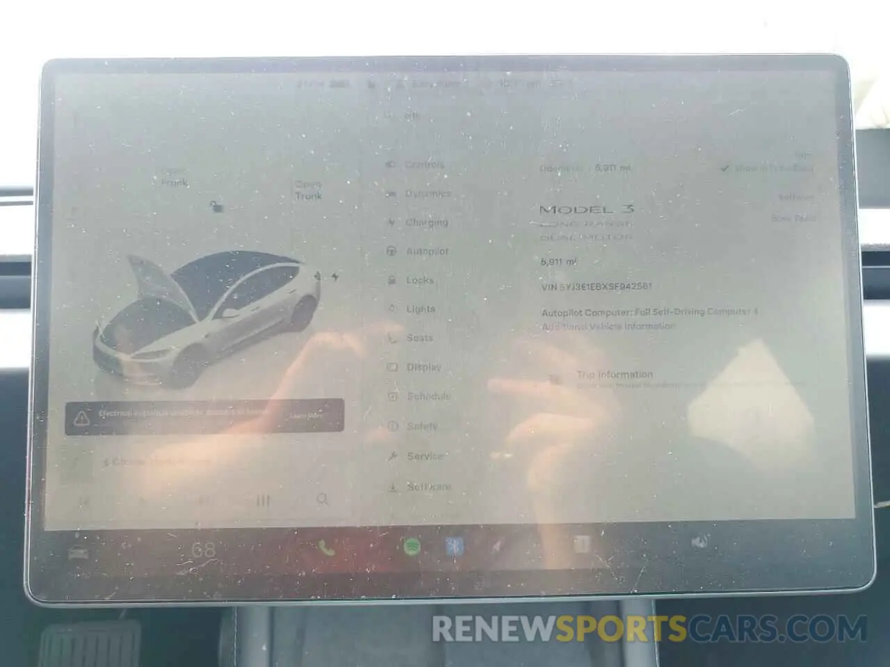 9 Photograph of a damaged car 5YJ3E1EBXSF942561 TESLA MODEL 3 2025