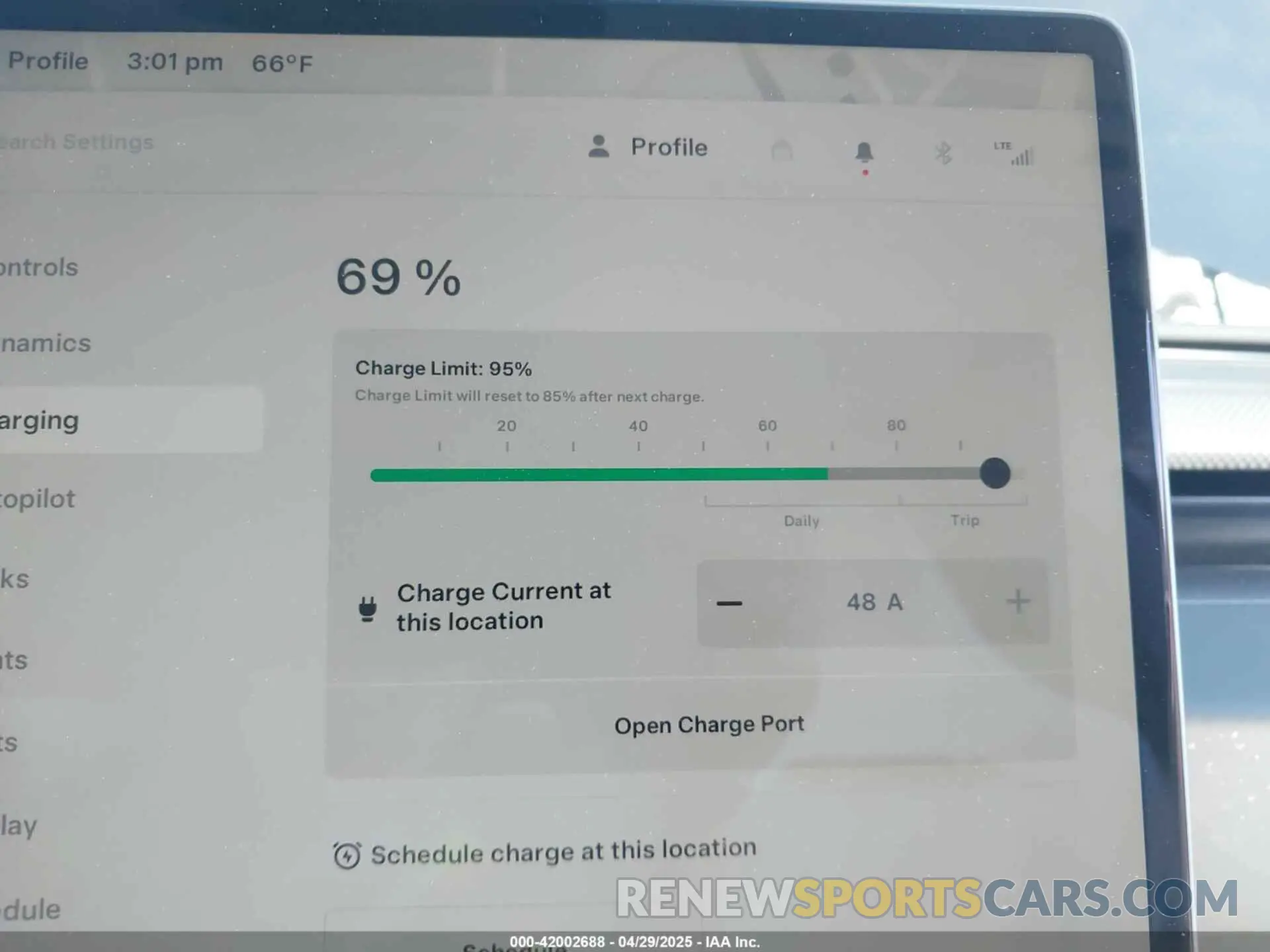 16 Photograph of a damaged car 5YJ3E1ET0SF933067 TESLA MODEL 3 2025