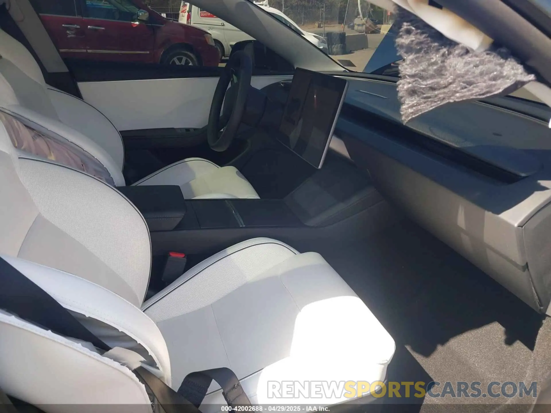 5 Photograph of a damaged car 5YJ3E1ET0SF933067 TESLA MODEL 3 2025