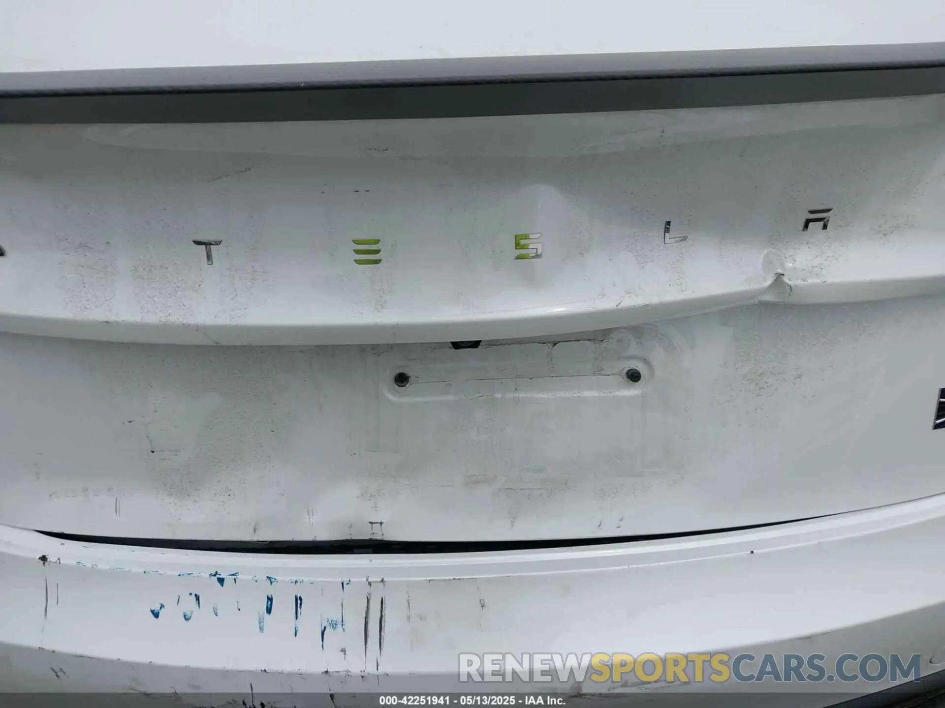 19 Photograph of a damaged car 5YJ3E1ET7SF939383 TESLA MODEL 3 2025