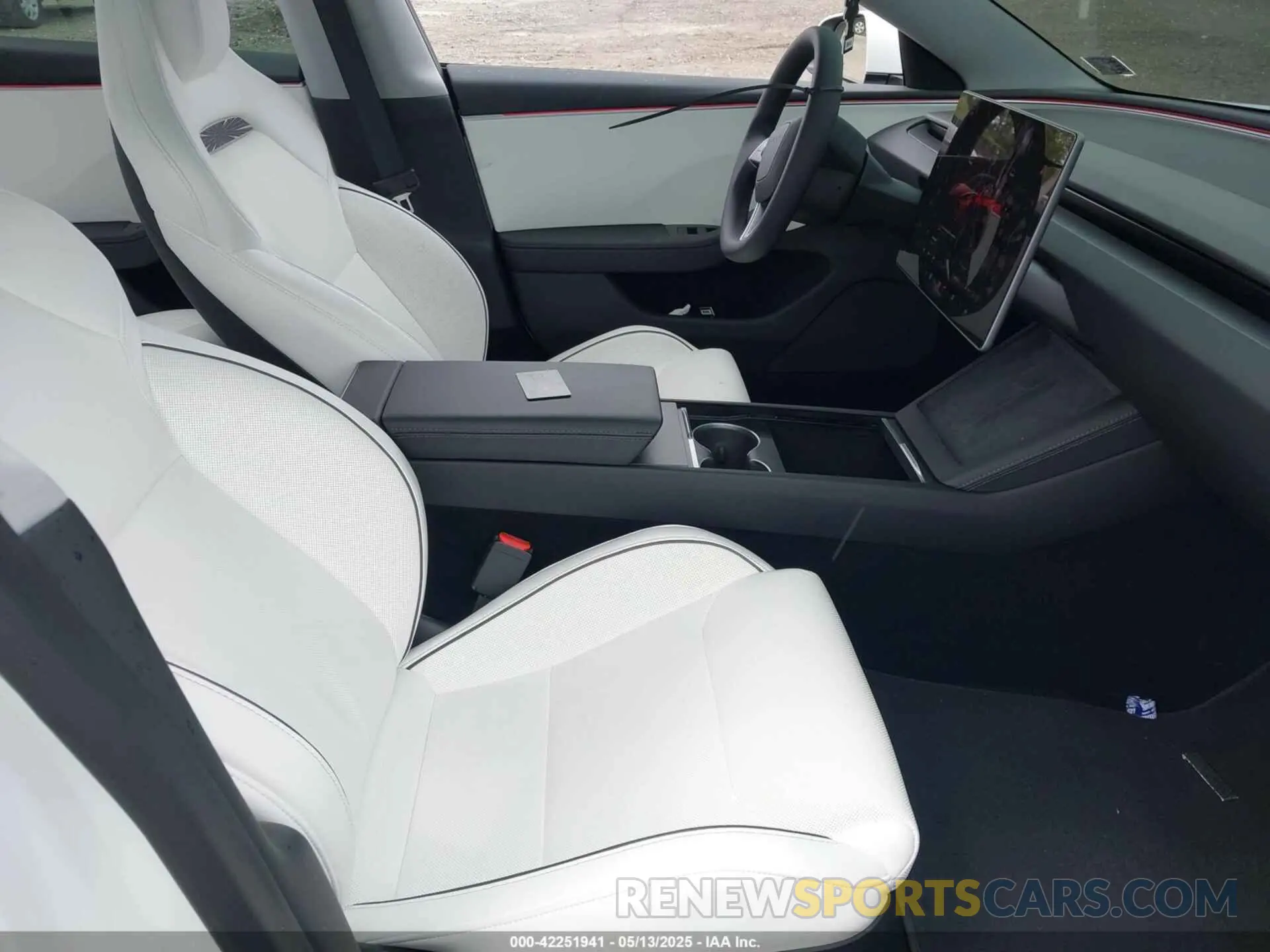 5 Photograph of a damaged car 5YJ3E1ET7SF939383 TESLA MODEL 3 2025