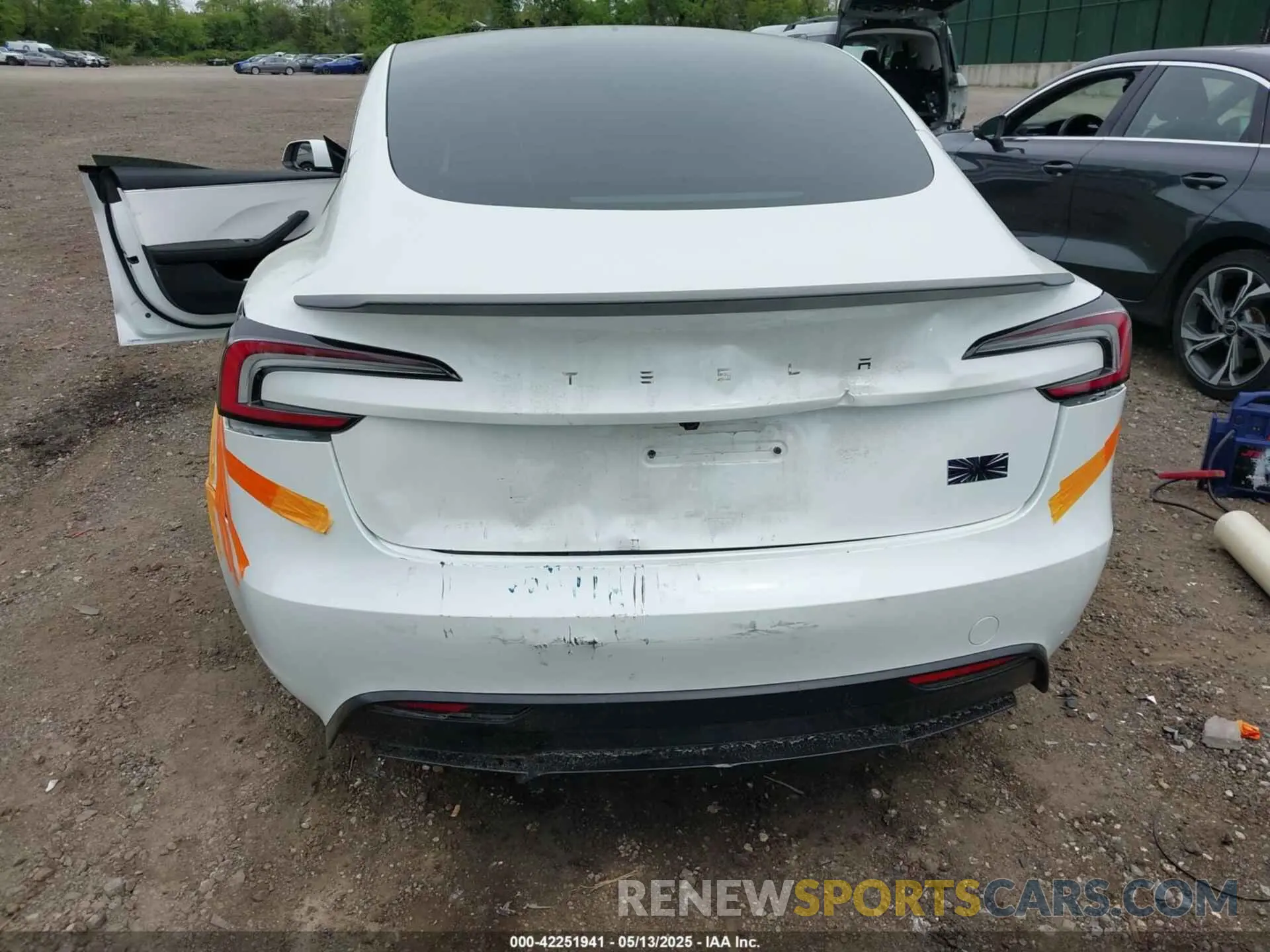 6 Photograph of a damaged car 5YJ3E1ET7SF939383 TESLA MODEL 3 2025