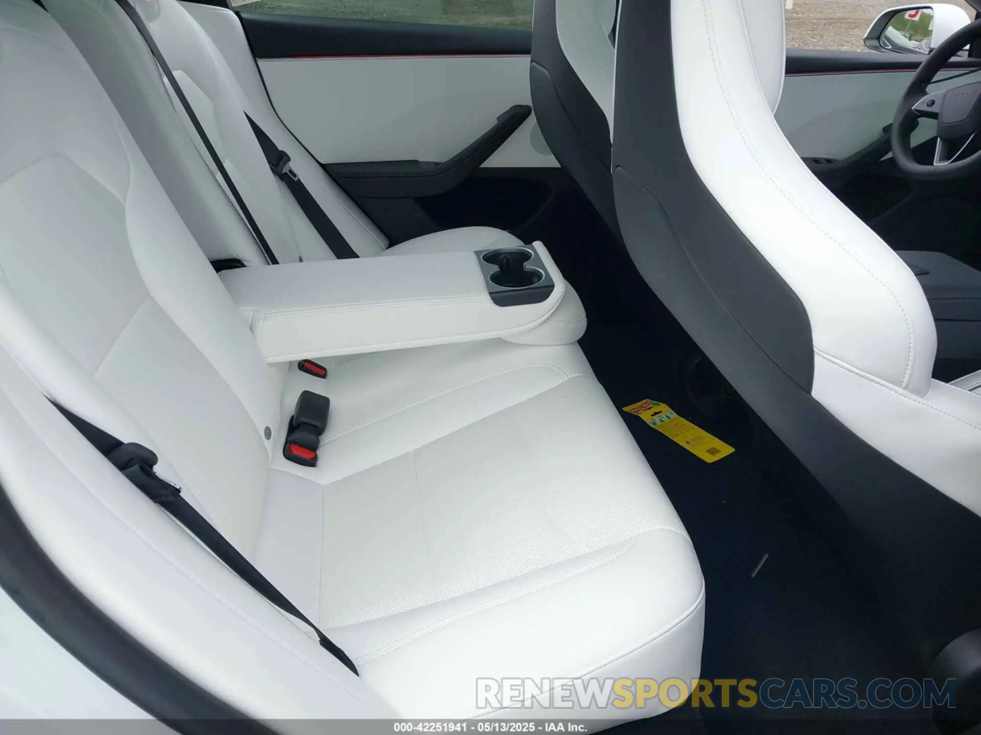 8 Photograph of a damaged car 5YJ3E1ET7SF939383 TESLA MODEL 3 2025