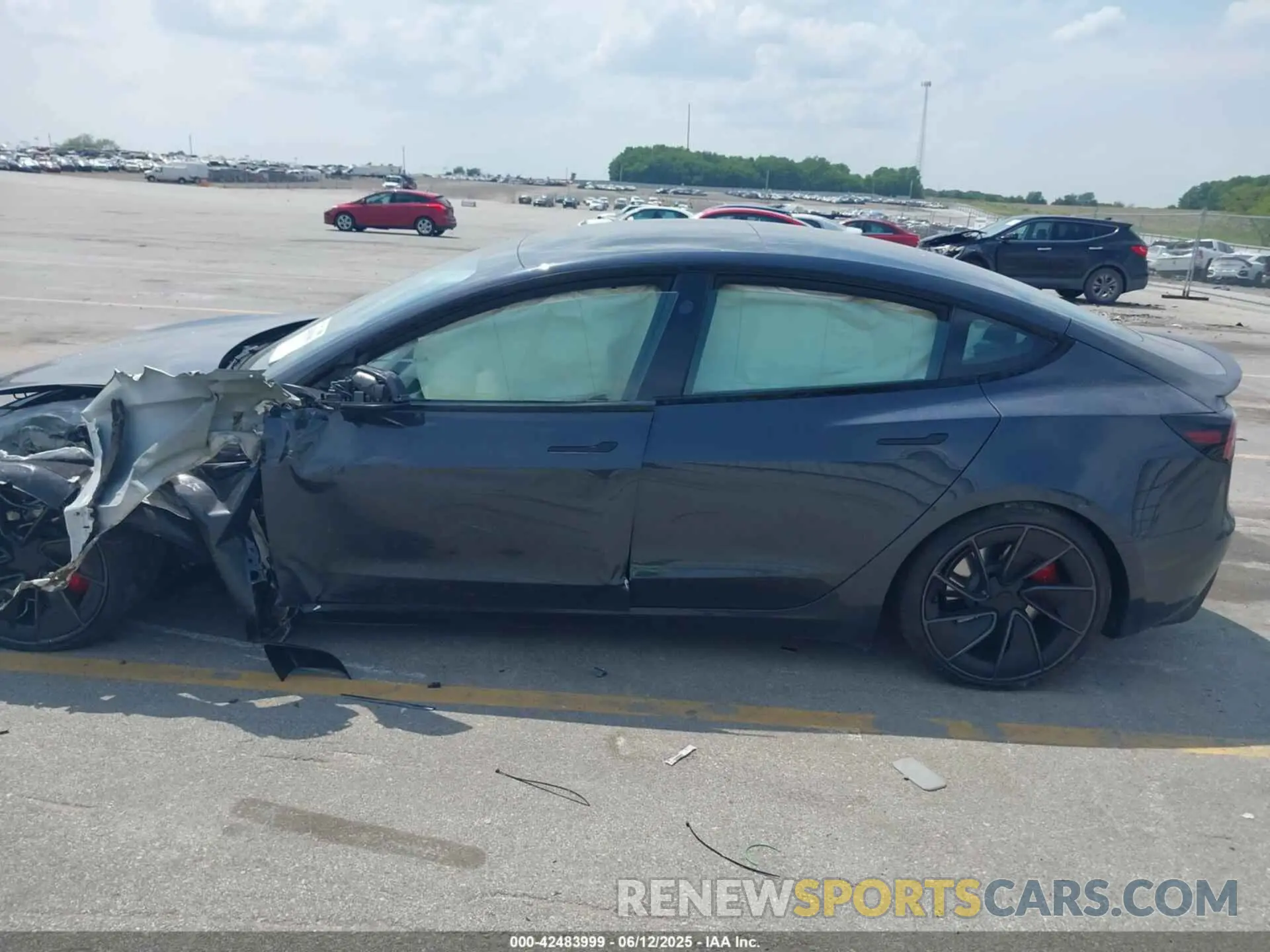 14 Photograph of a damaged car 5YJ3E1ET8SF932622 TESLA MODEL 3 2025