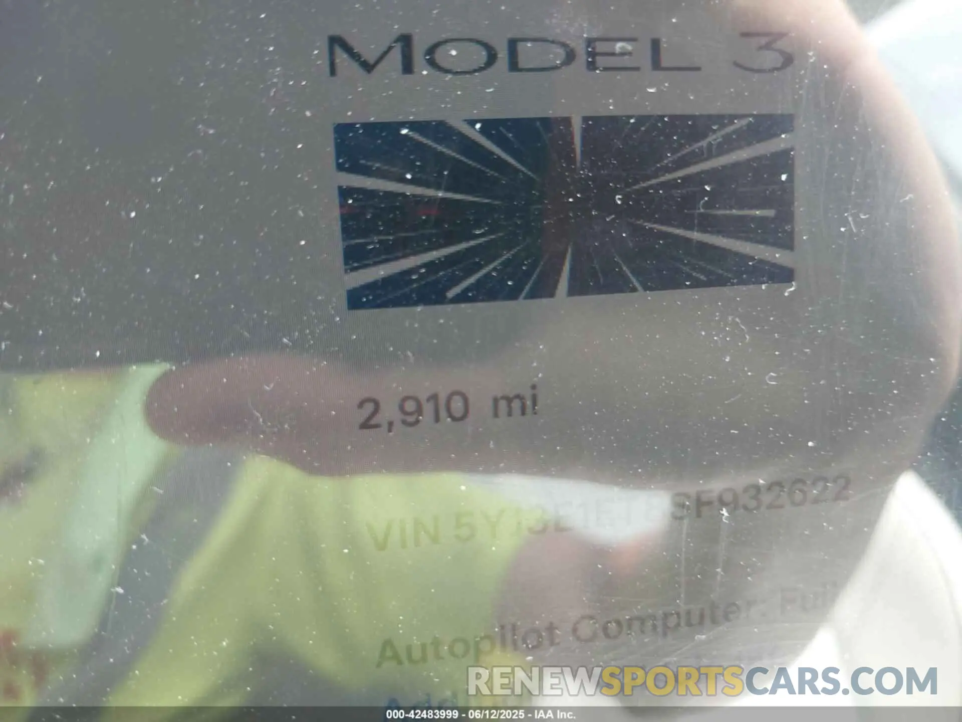 15 Photograph of a damaged car 5YJ3E1ET8SF932622 TESLA MODEL 3 2025
