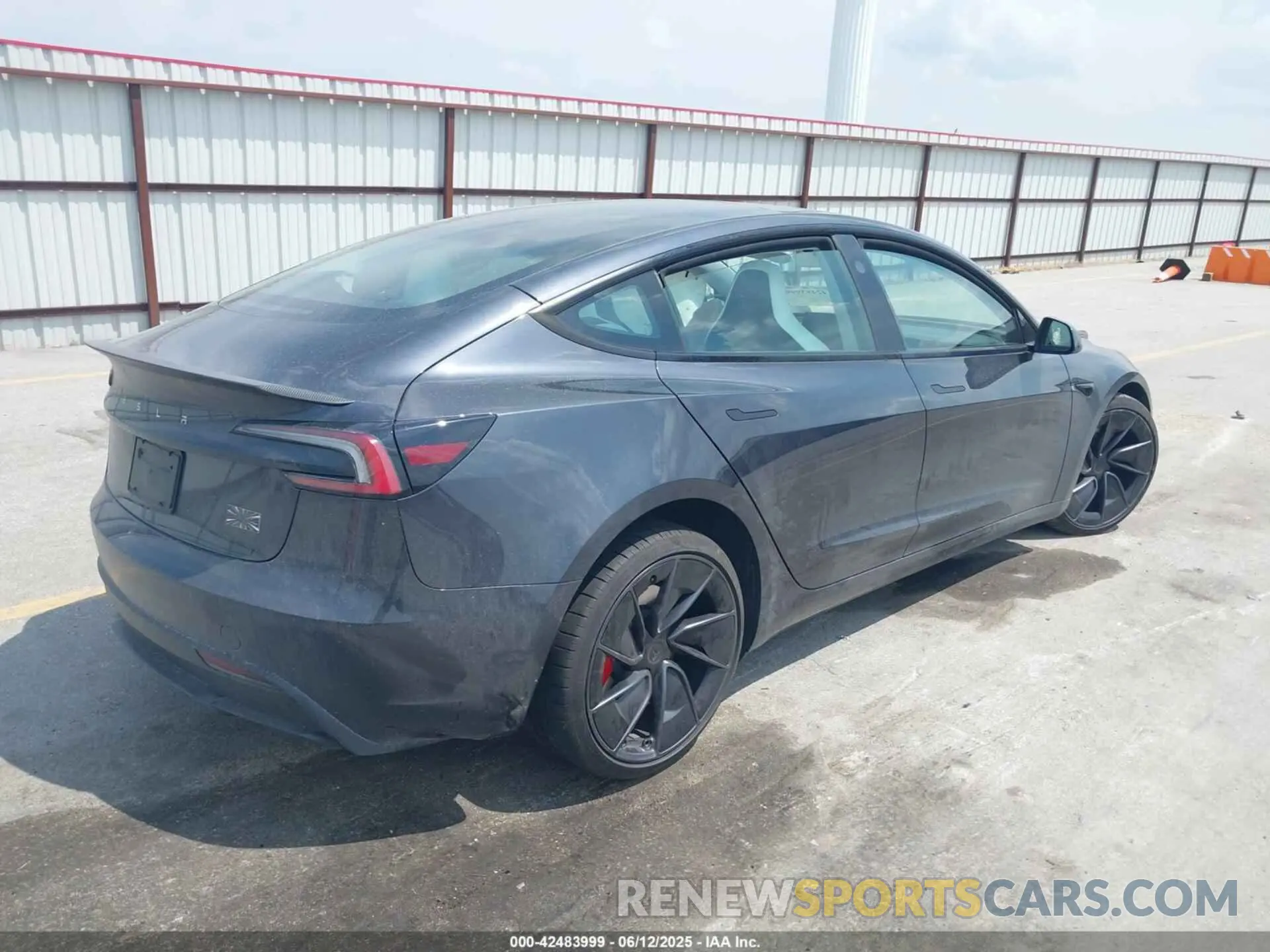 4 Photograph of a damaged car 5YJ3E1ET8SF932622 TESLA MODEL 3 2025