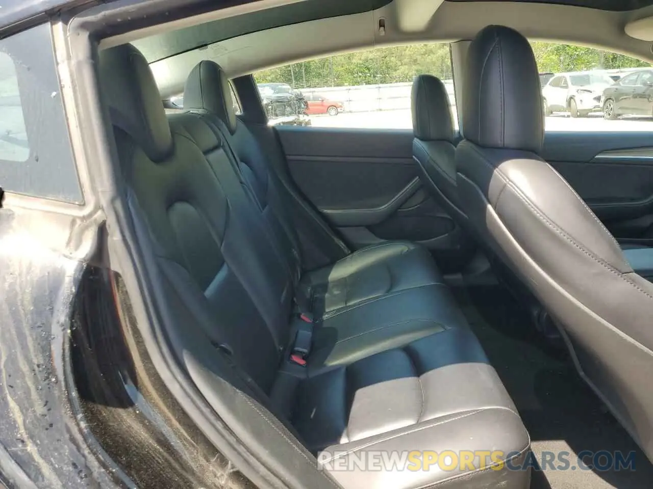 10 Photograph of a damaged car 5YJ3E1EA6NF370920 TESLA MODEL 3 AW 2022