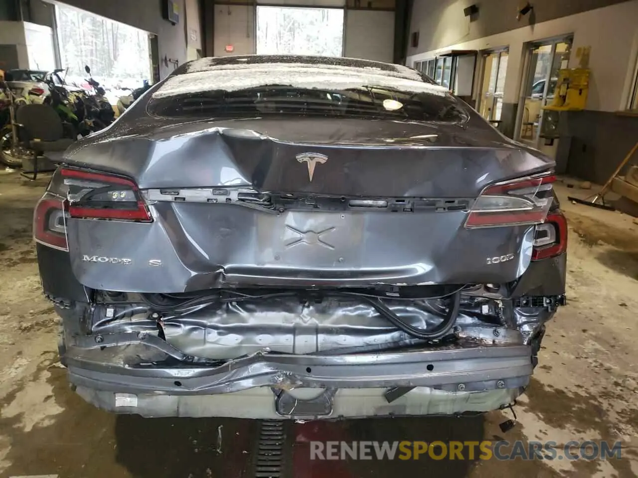 6 Photograph of a damaged car 5YJSA1E2XHF229563 TESLA MODEL S 2017
