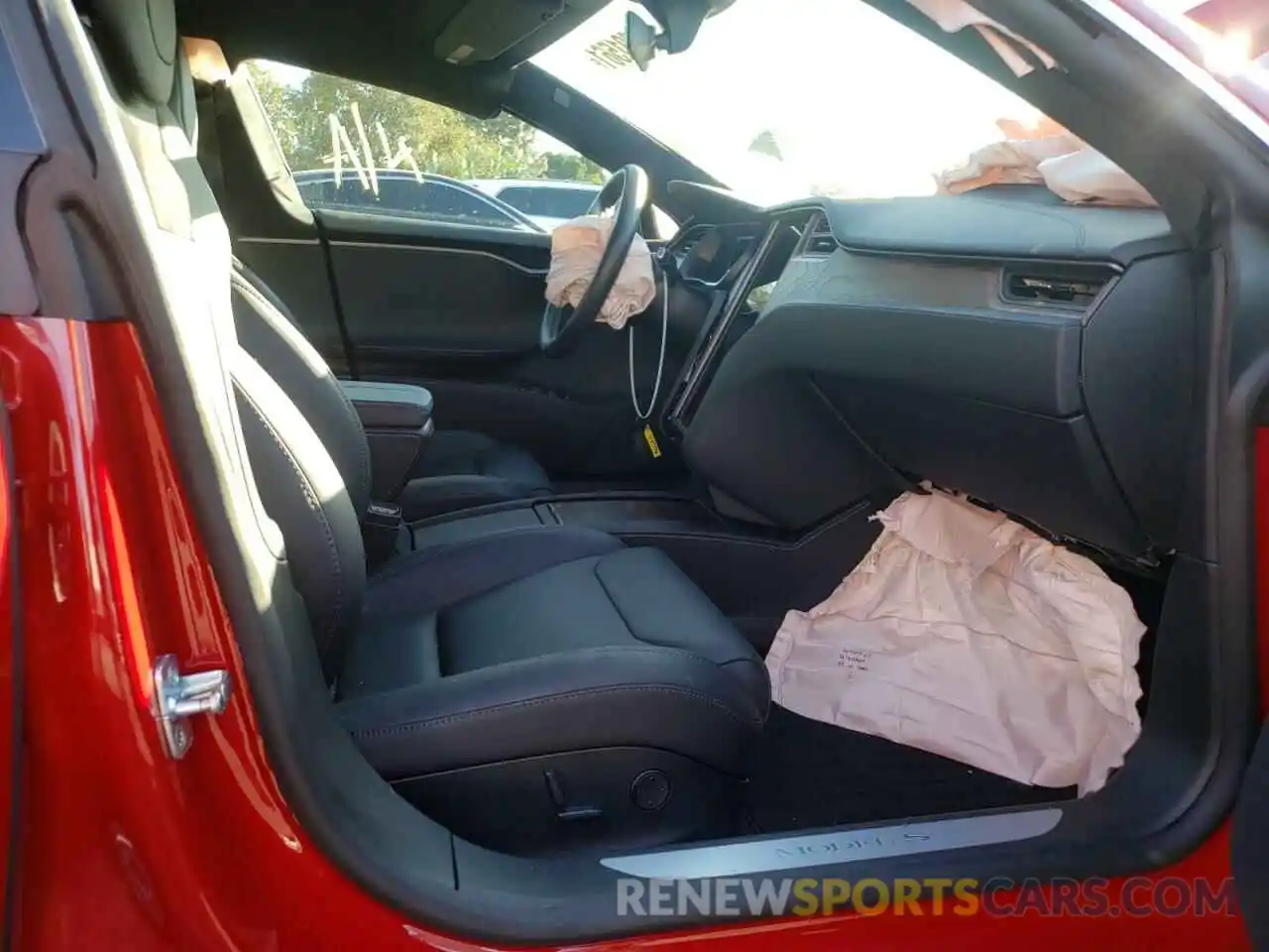 5 Photograph of a damaged car 5YJSA1E20KF305685 TESLA MODEL S 2019