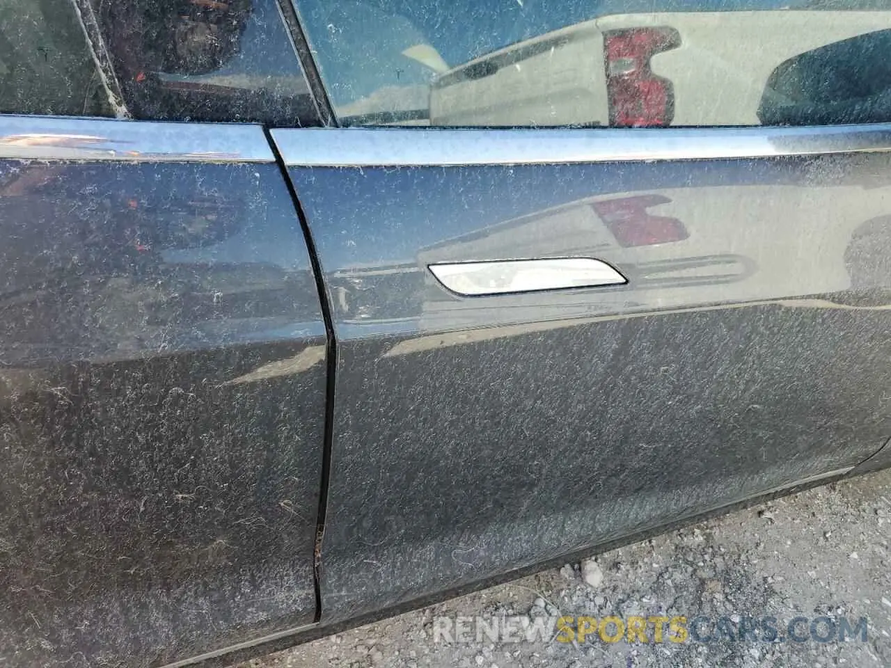 12 Photograph of a damaged car 5YJSA1E20KF305993 TESLA MODEL S 2019