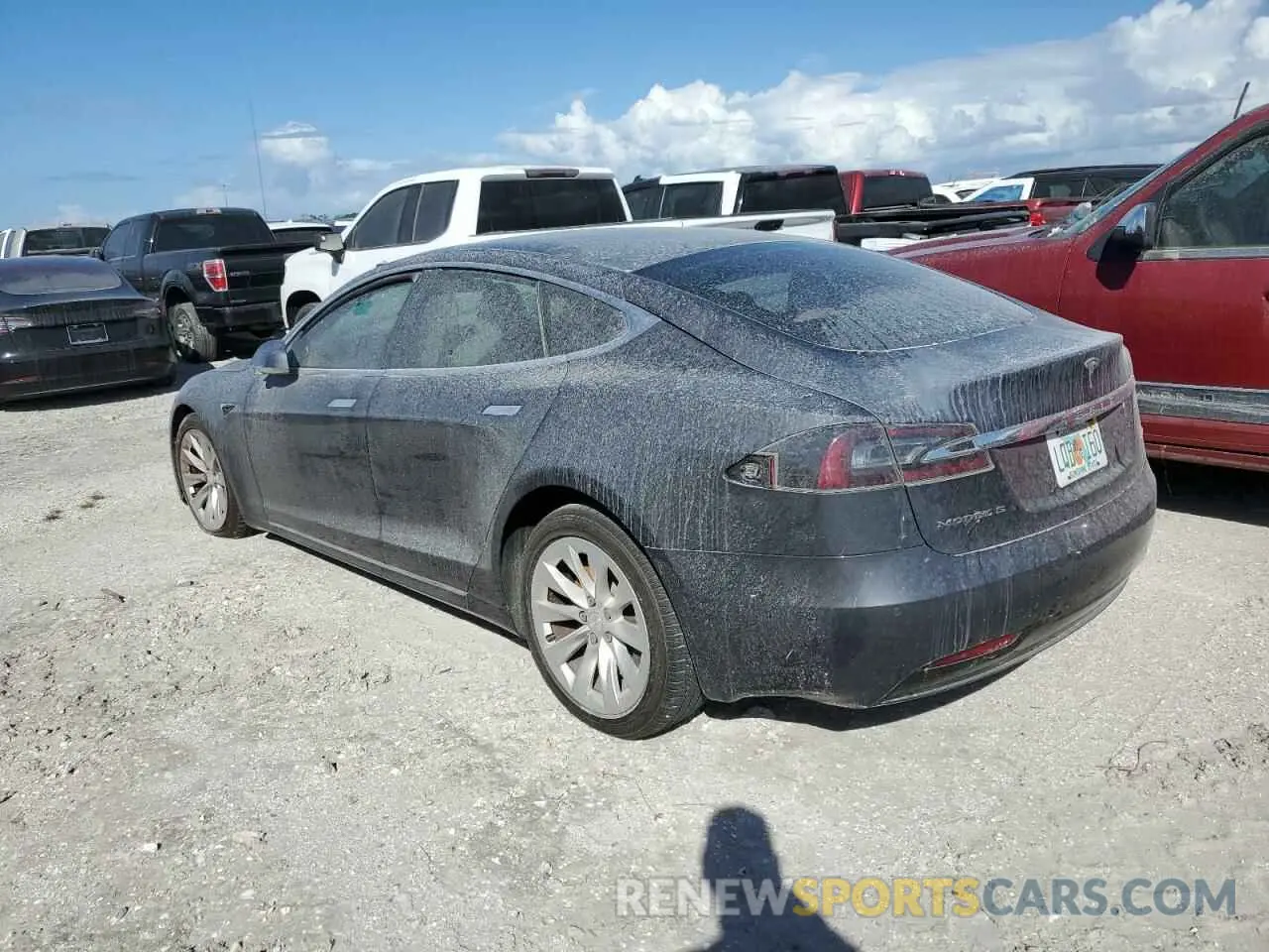 2 Photograph of a damaged car 5YJSA1E20KF305993 TESLA MODEL S 2019