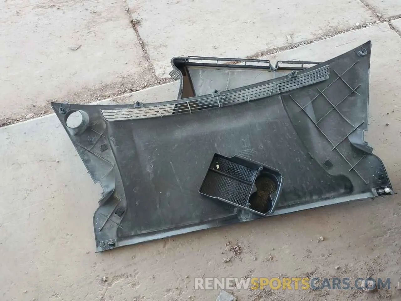 12 Photograph of a damaged car 5YJSA1E20KF307100 TESLA MODEL S 2019