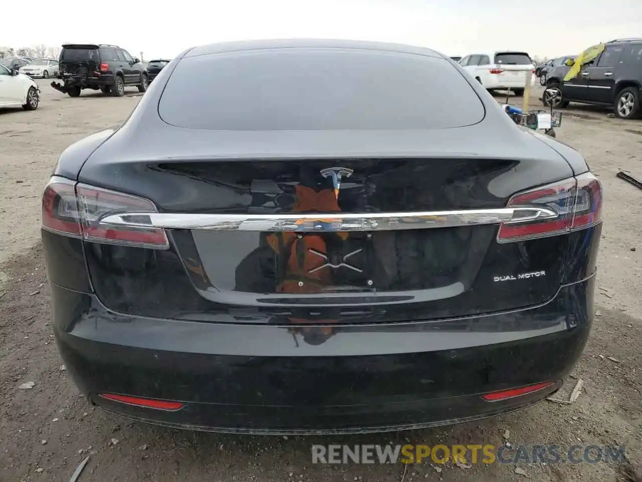 6 Photograph of a damaged car 5YJSA1E20KF339870 TESLA MODEL S 2019