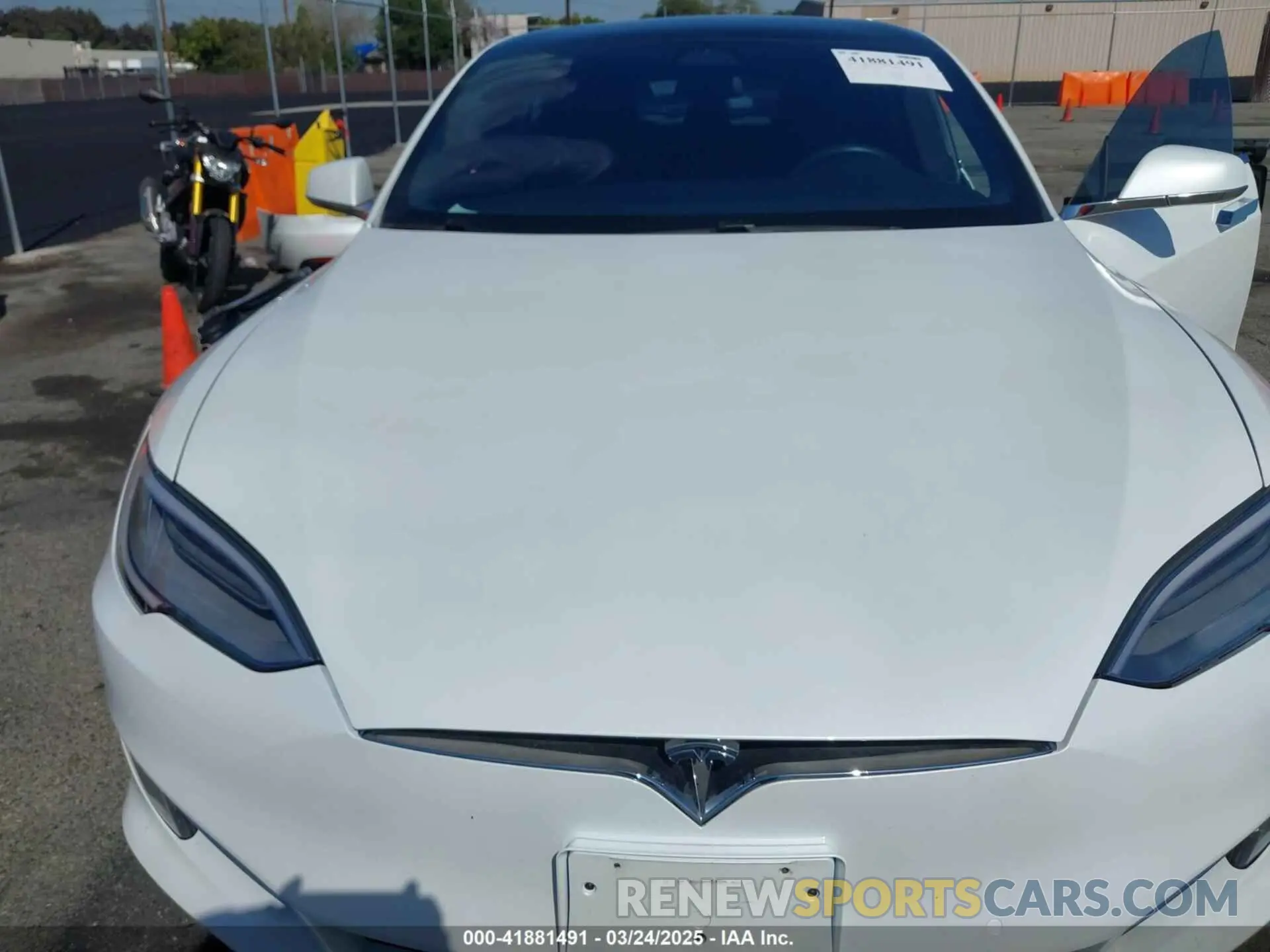 10 Photograph of a damaged car 5YJSA1E21KF307672 TESLA MODEL S 2019