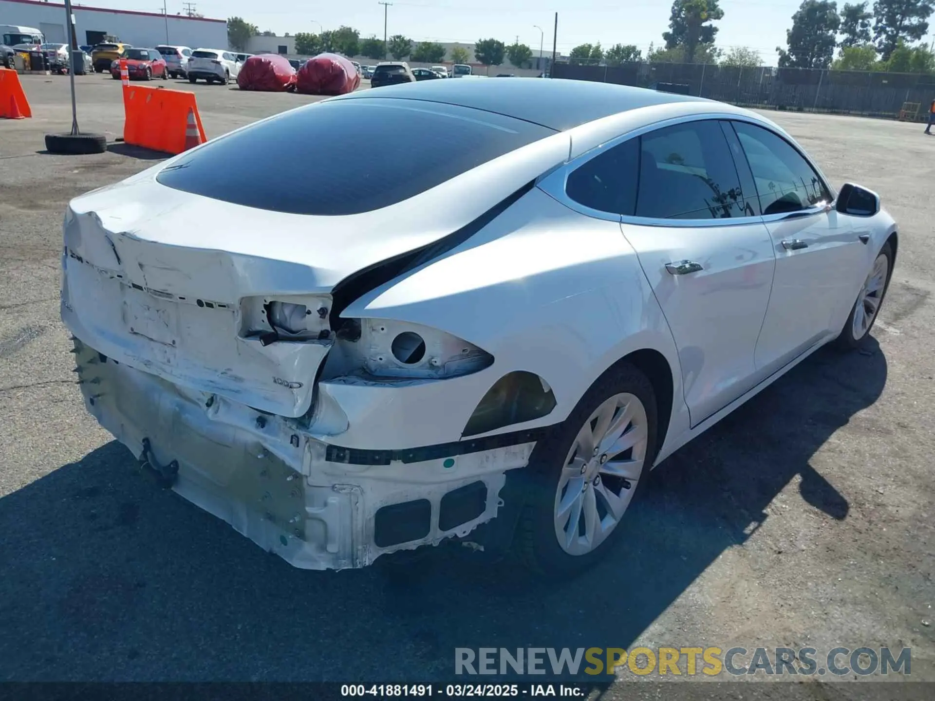 4 Photograph of a damaged car 5YJSA1E21KF307672 TESLA MODEL S 2019