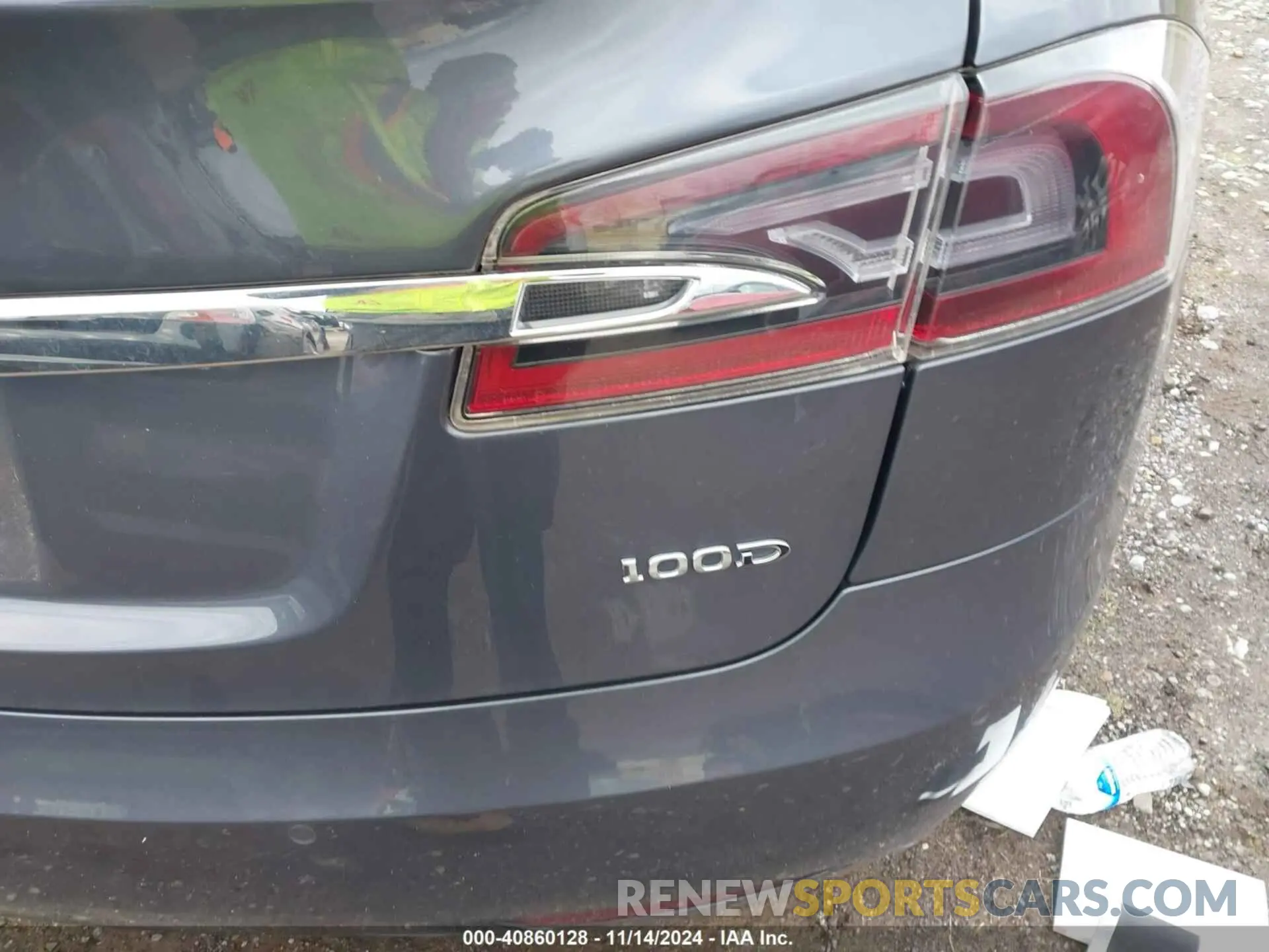 12 Photograph of a damaged car 5YJSA1E22KF302951 TESLA MODEL S 2019