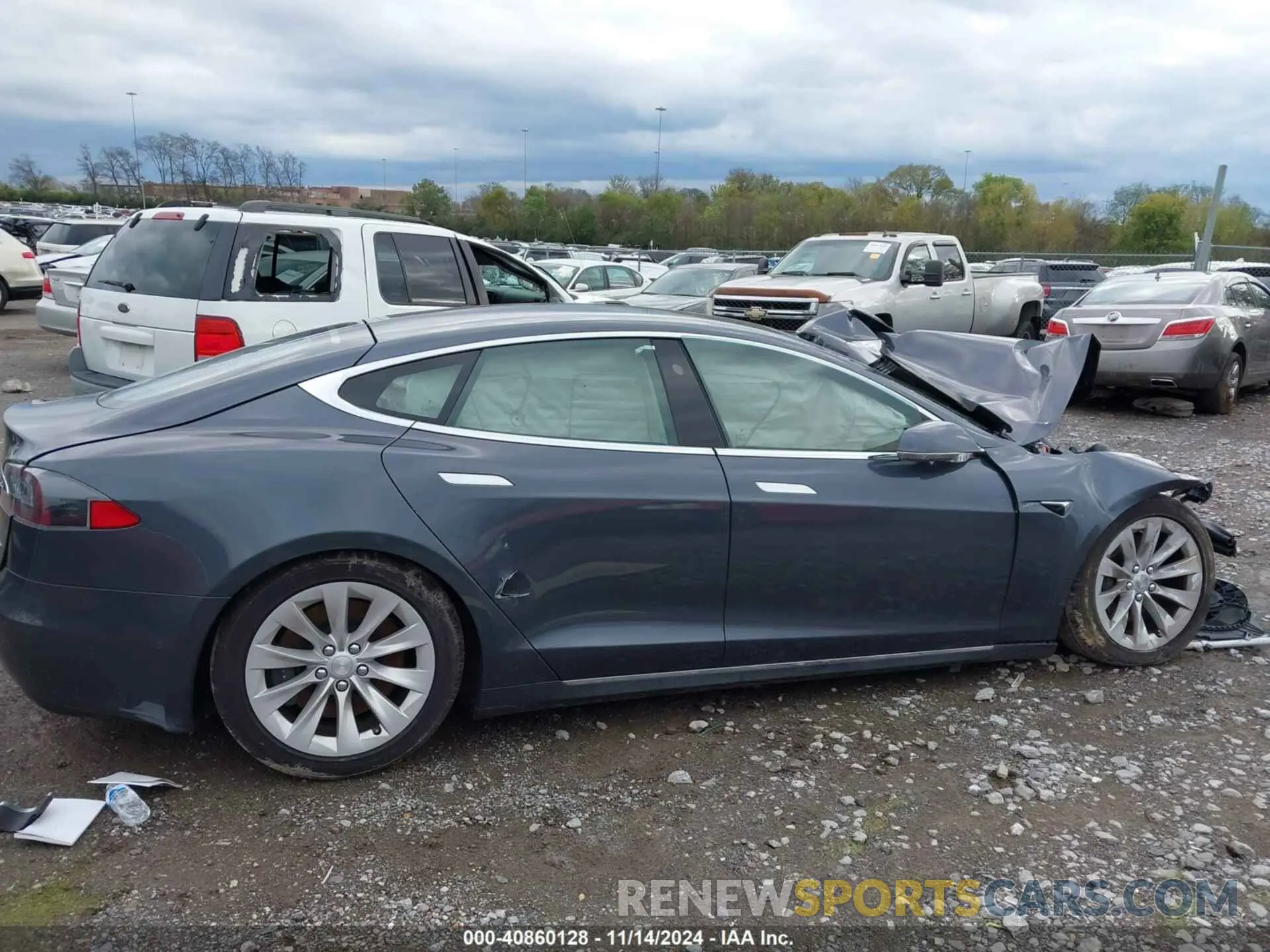 13 Photograph of a damaged car 5YJSA1E22KF302951 TESLA MODEL S 2019
