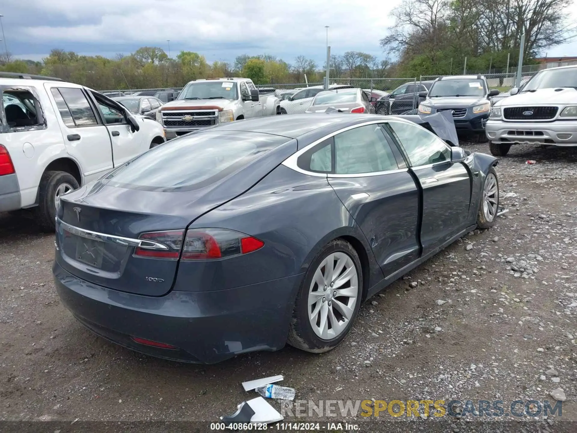 4 Photograph of a damaged car 5YJSA1E22KF302951 TESLA MODEL S 2019