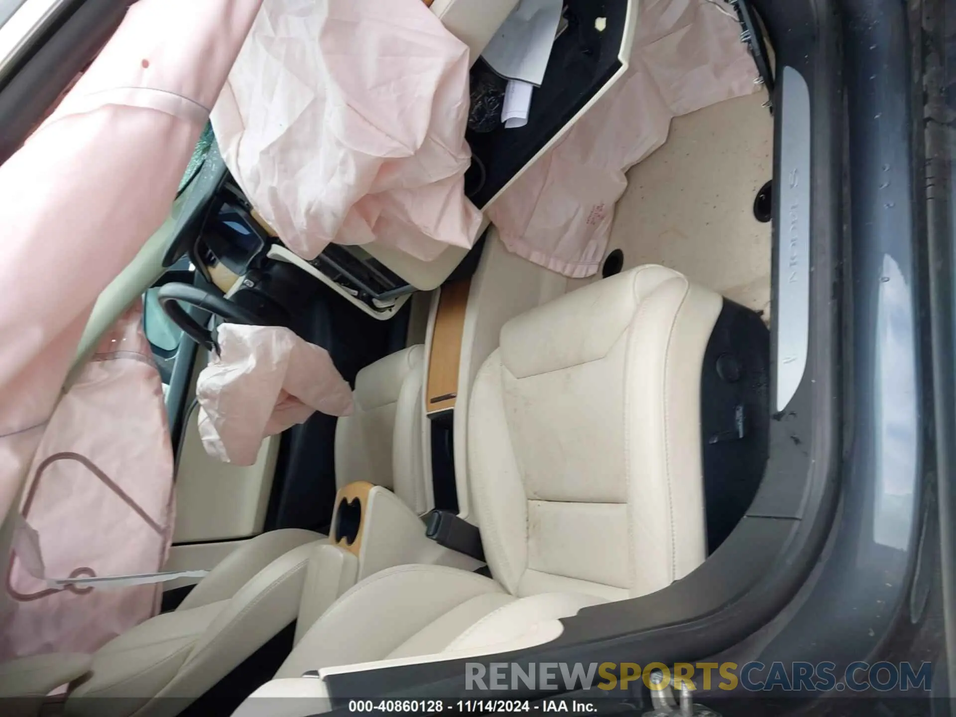 5 Photograph of a damaged car 5YJSA1E22KF302951 TESLA MODEL S 2019