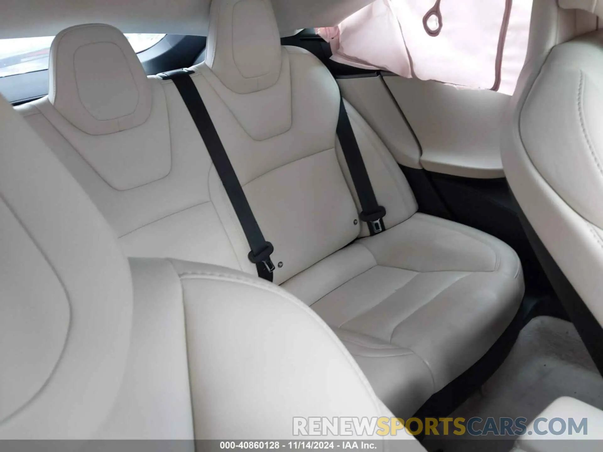 7 Photograph of a damaged car 5YJSA1E22KF302951 TESLA MODEL S 2019