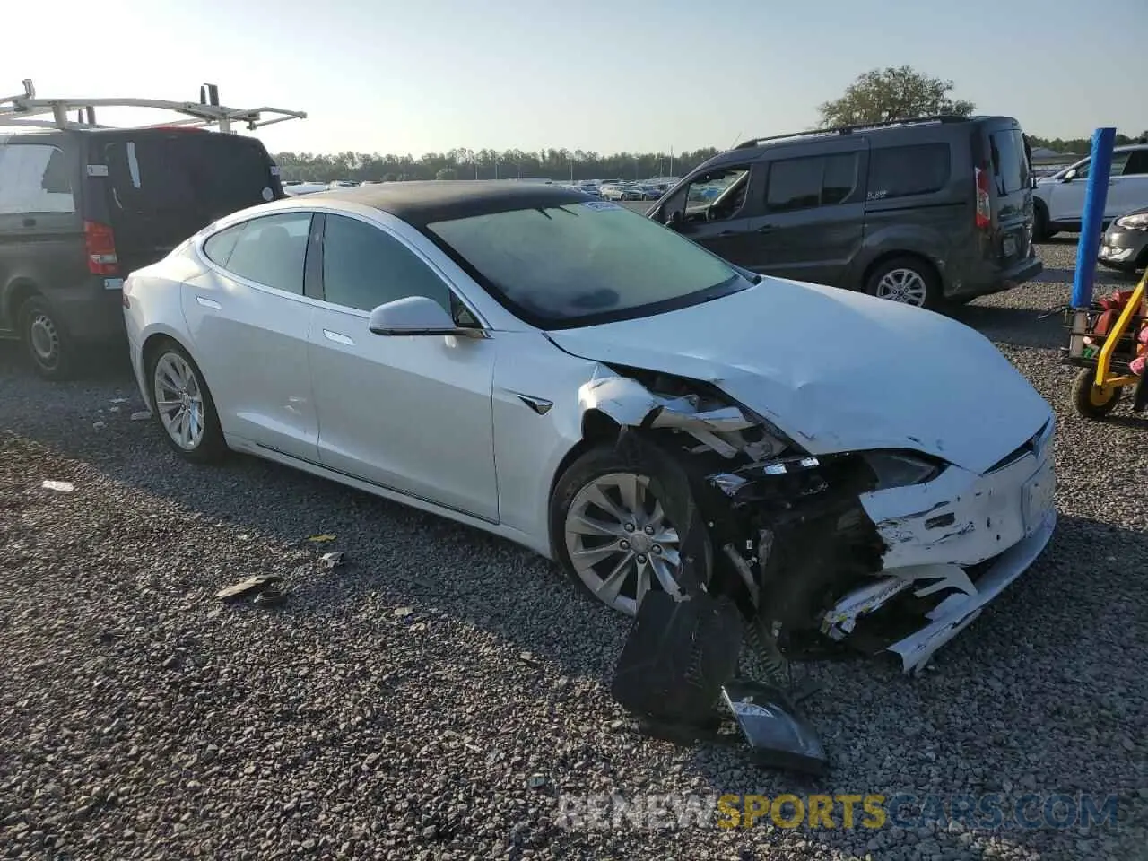 4 Photograph of a damaged car 5YJSA1E23KF305194 TESLA MODEL S 2019