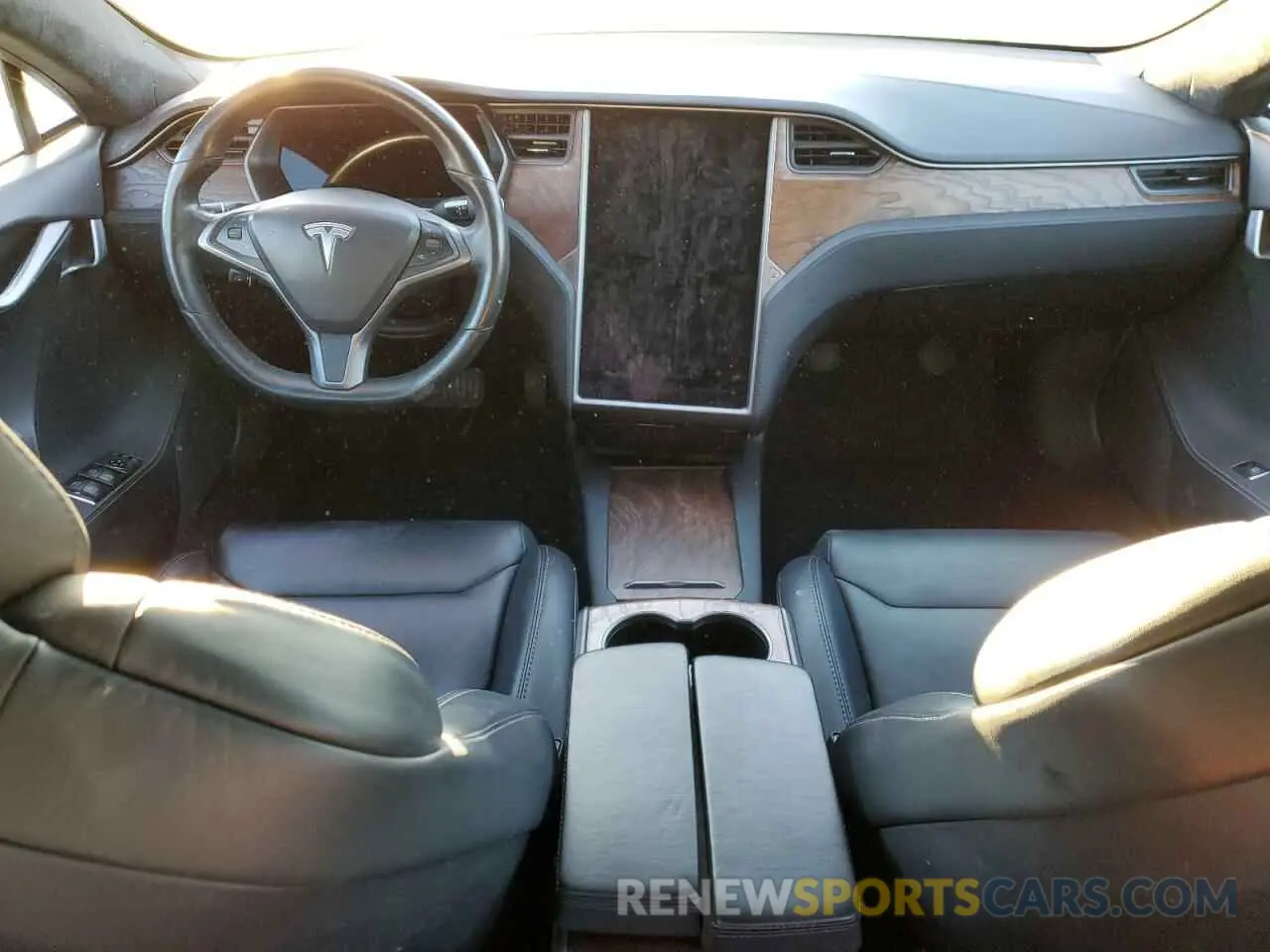 8 Photograph of a damaged car 5YJSA1E23KF330239 TESLA MODEL S 2019