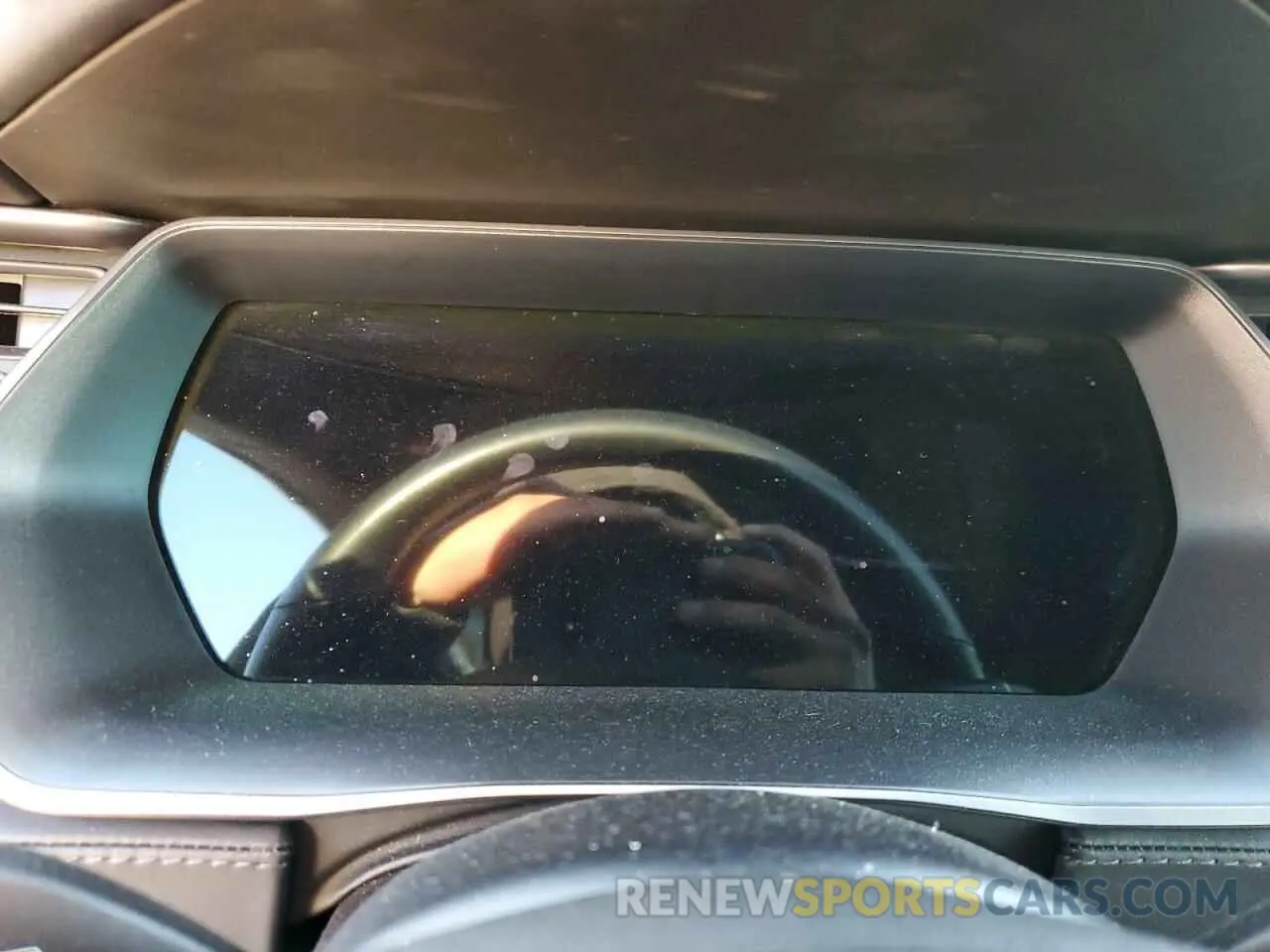 9 Photograph of a damaged car 5YJSA1E23KF330239 TESLA MODEL S 2019