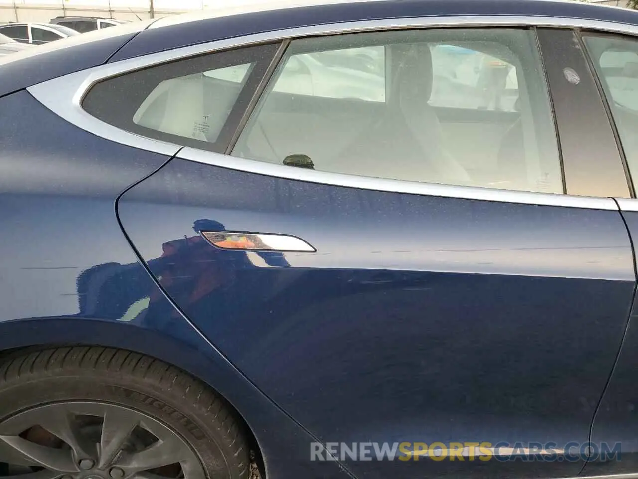 10 Photograph of a damaged car 5YJSA1E24KF330153 TESLA MODEL S 2019