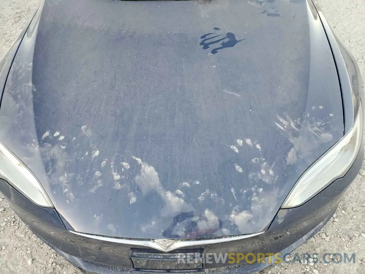 11 Photograph of a damaged car 5YJSA1E24KF330153 TESLA MODEL S 2019
