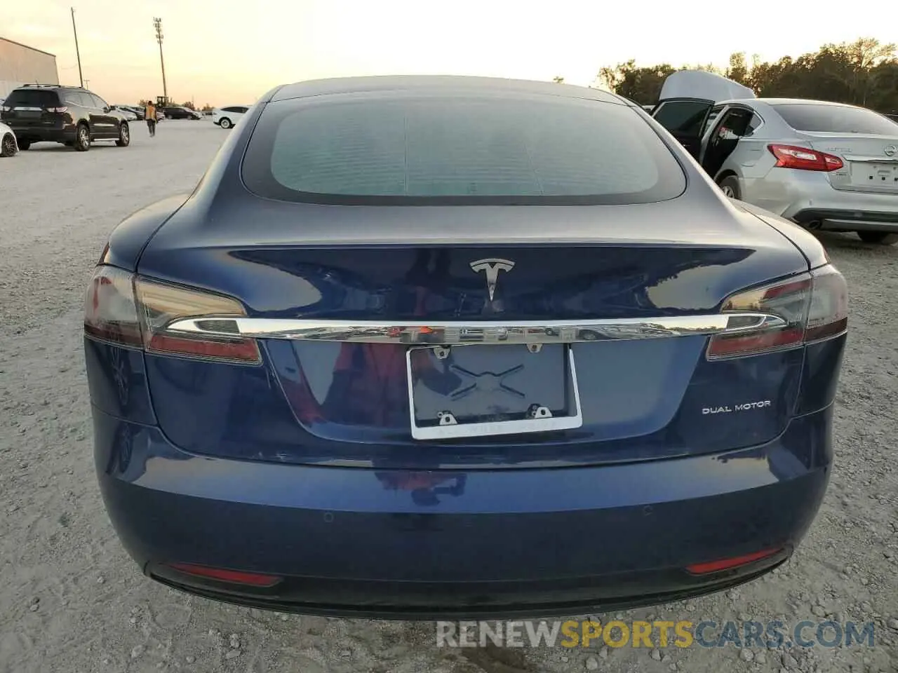 6 Photograph of a damaged car 5YJSA1E24KF330153 TESLA MODEL S 2019