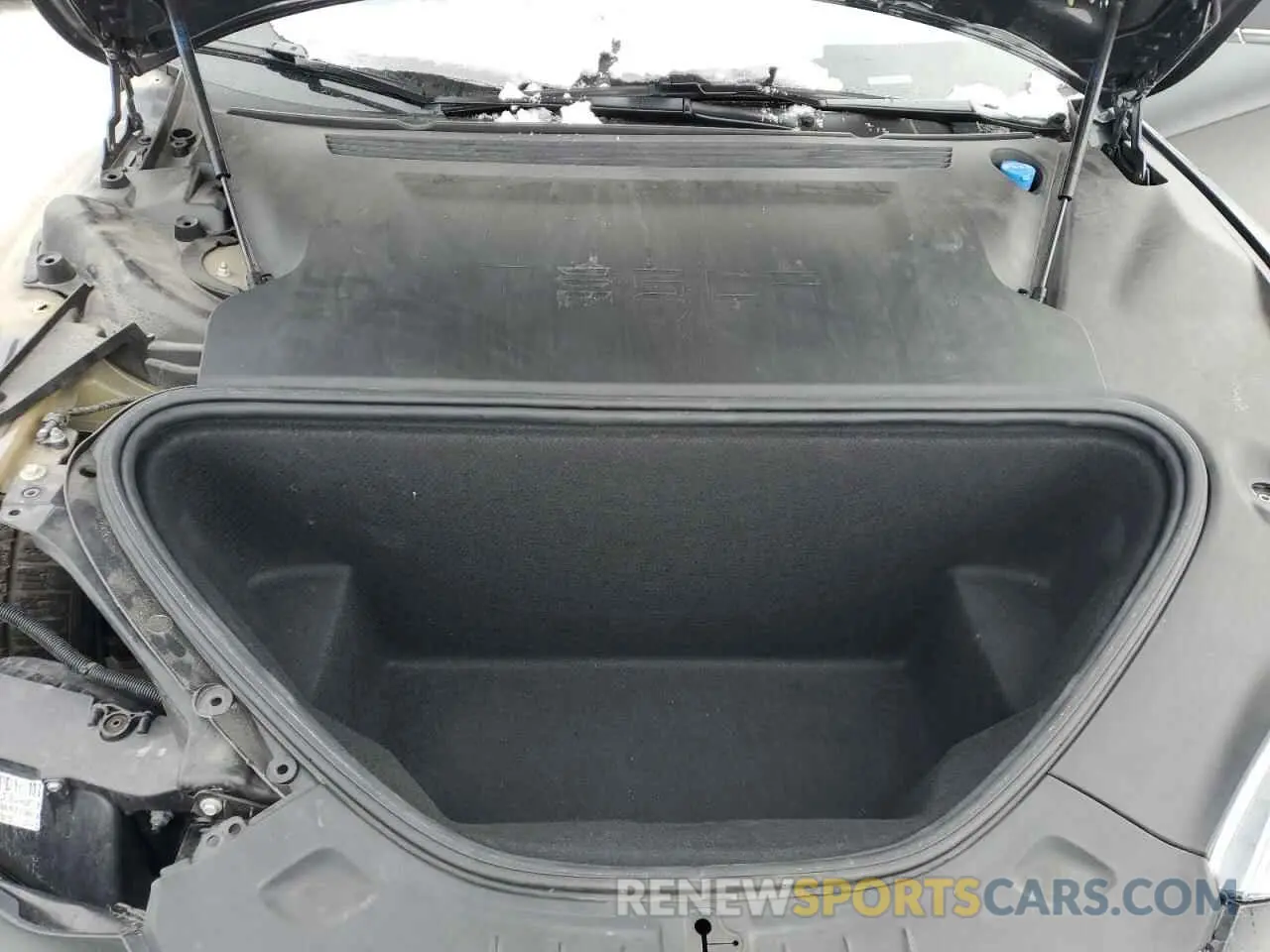 11 Photograph of a damaged car 5YJSA1E24KF338656 TESLA MODEL S 2019