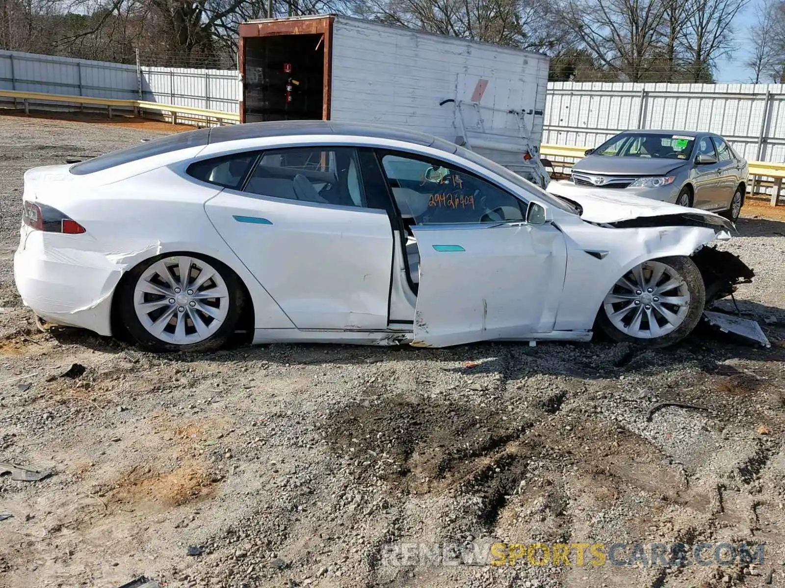 9 Photograph of a damaged car 5YJSA1E26KF299861 TESLA MODEL S 2019