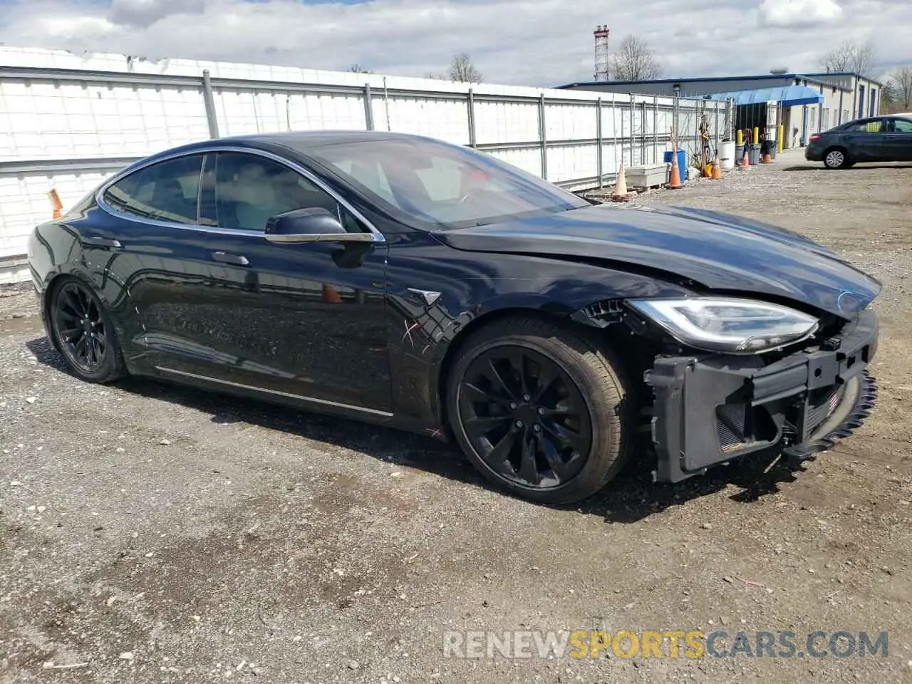 4 Photograph of a damaged car 5YJSA1E26KF308042 TESLA MODEL S 2019