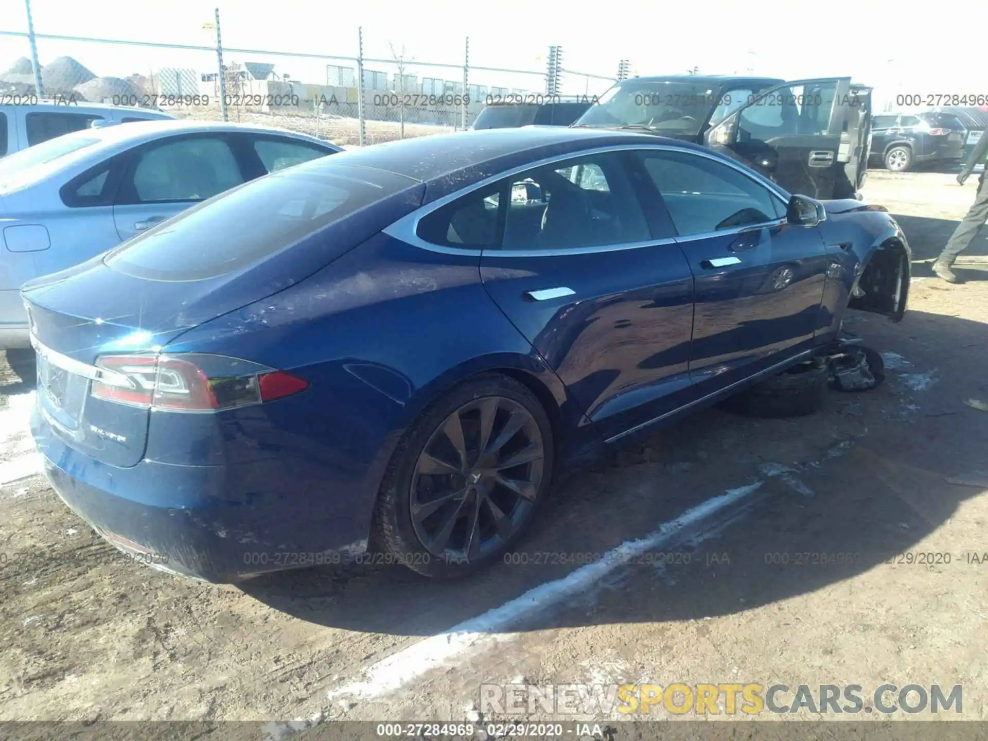 4 Photograph of a damaged car 5YJSA1E26KF339520 TESLA MODEL S 2019