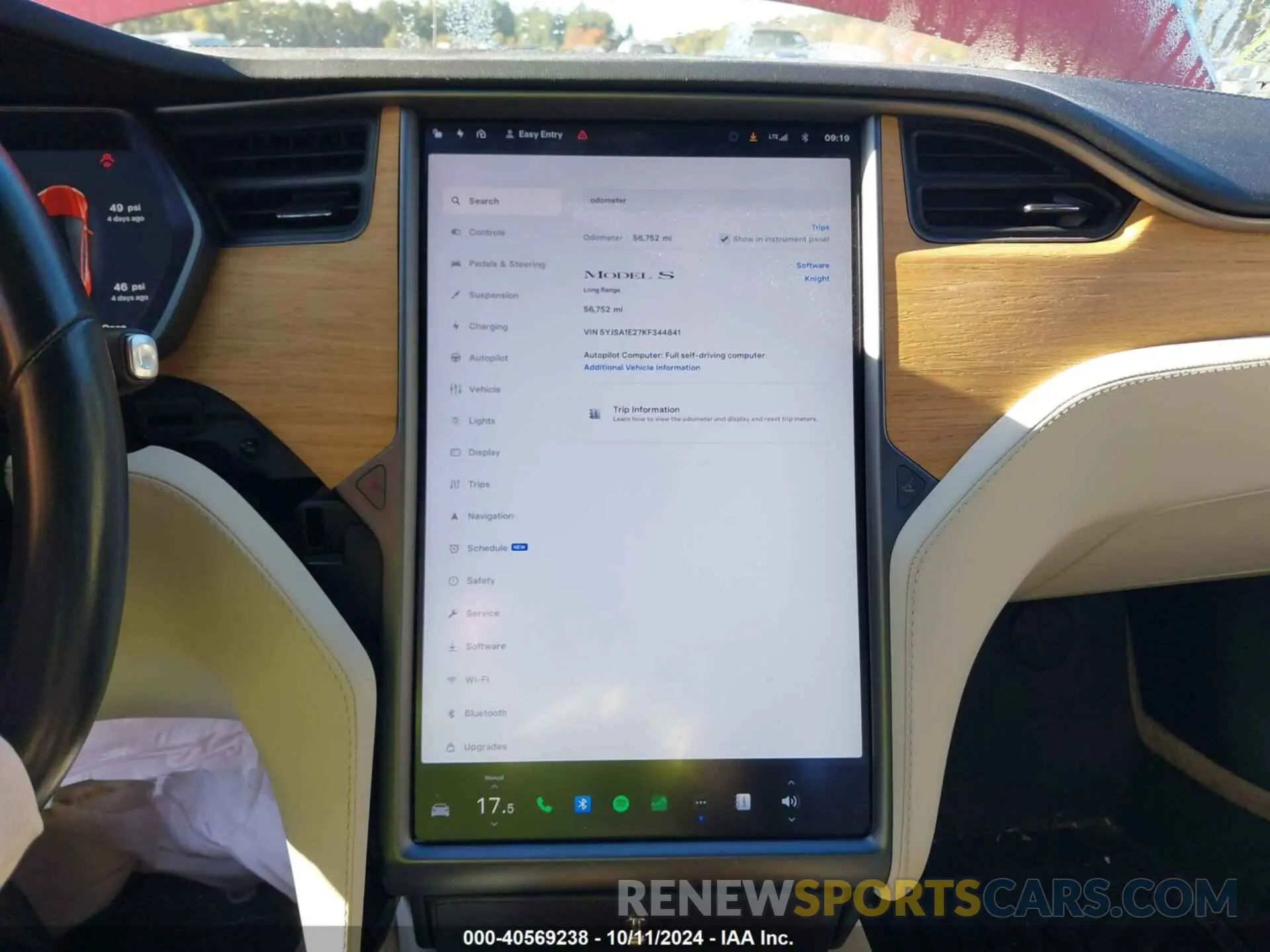 19 Photograph of a damaged car 5YJSA1E27KF344841 TESLA MODEL S 2019