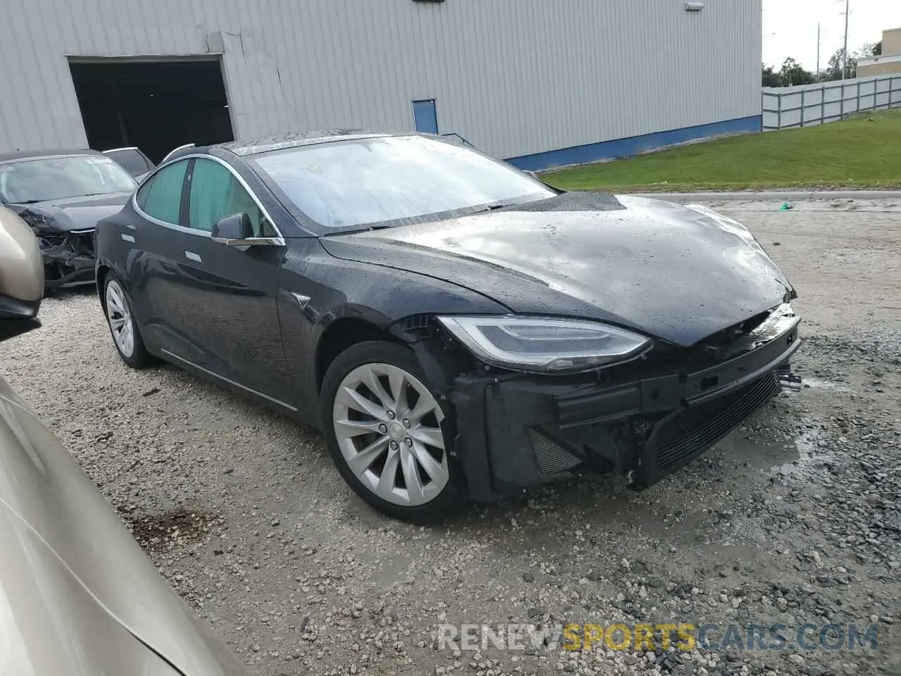 4 Photograph of a damaged car 5YJSA1E28KF299828 TESLA MODEL S 2019