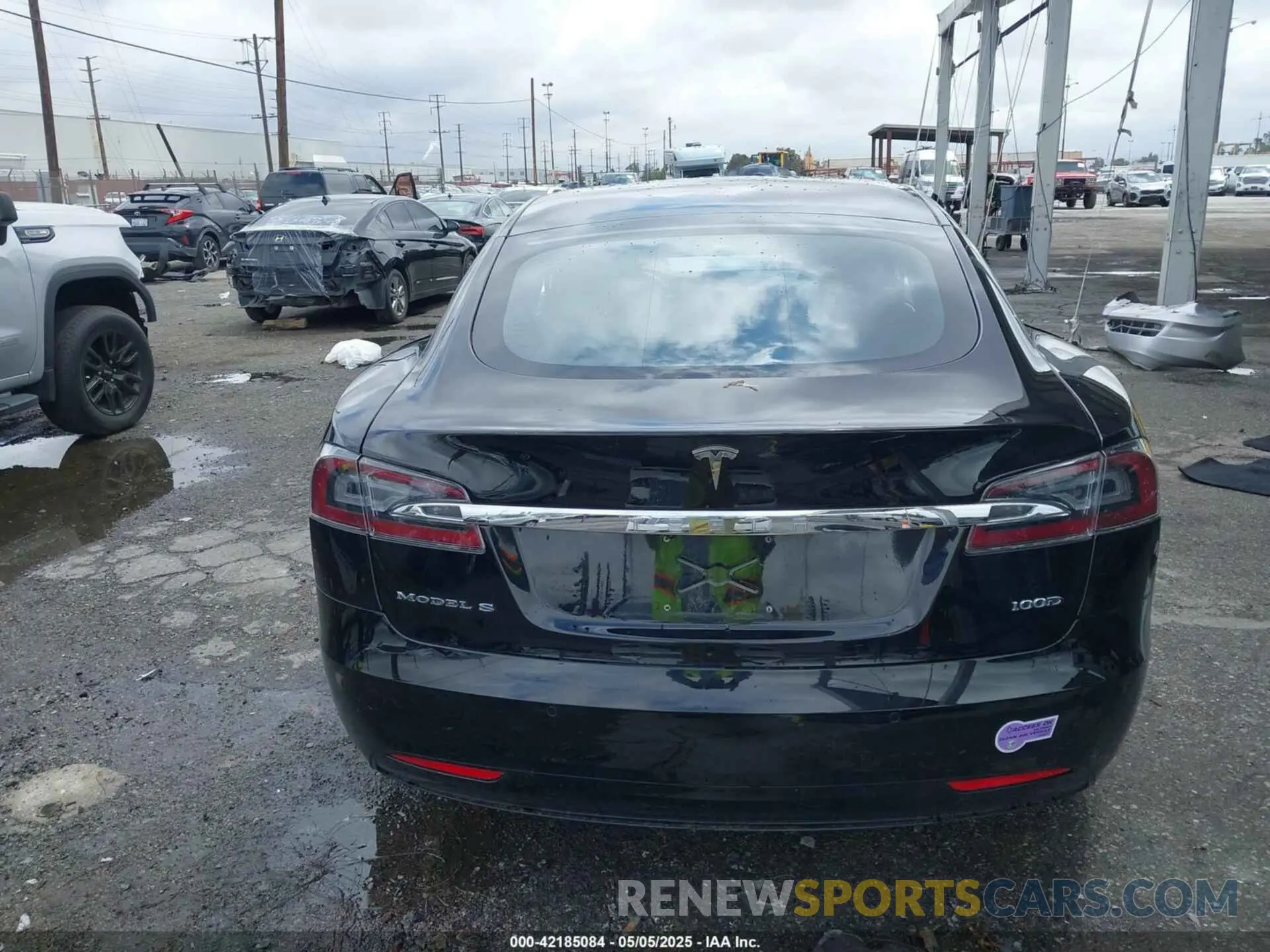 16 Photograph of a damaged car 5YJSA1E28KF304316 TESLA MODEL S 2019