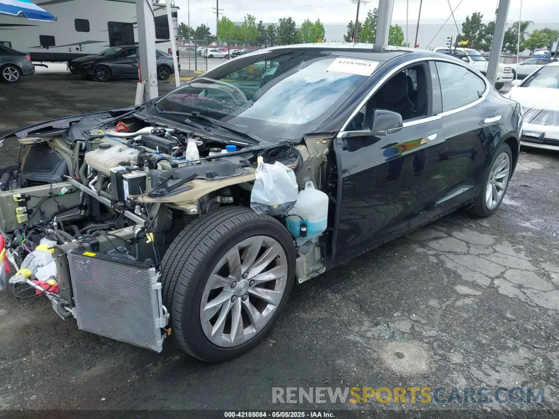 2 Photograph of a damaged car 5YJSA1E28KF304316 TESLA MODEL S 2019