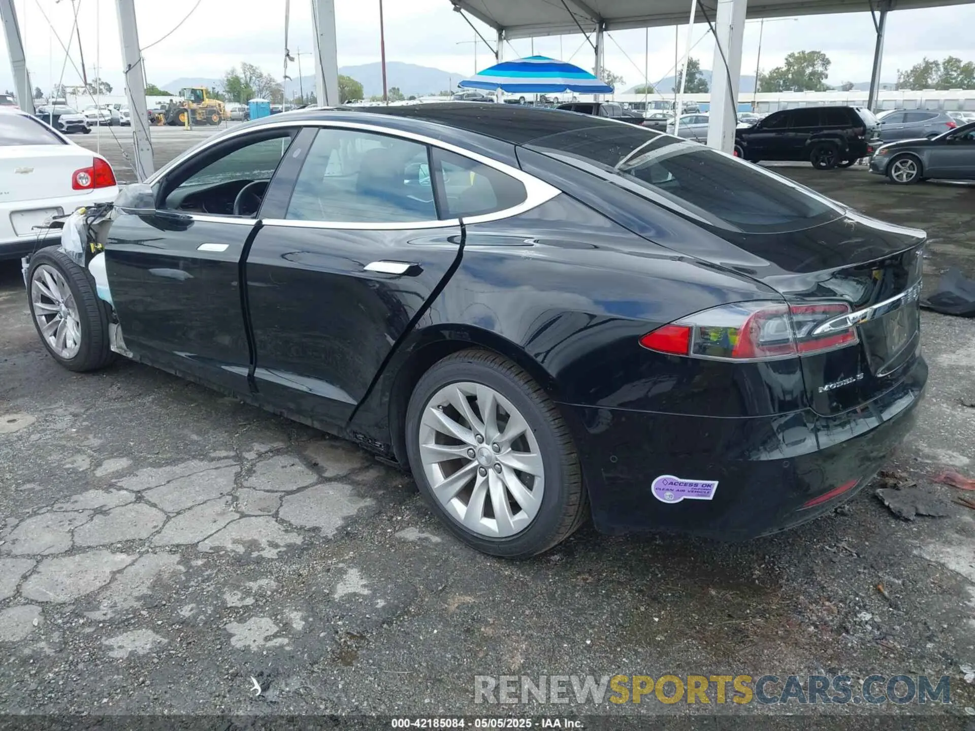 3 Photograph of a damaged car 5YJSA1E28KF304316 TESLA MODEL S 2019