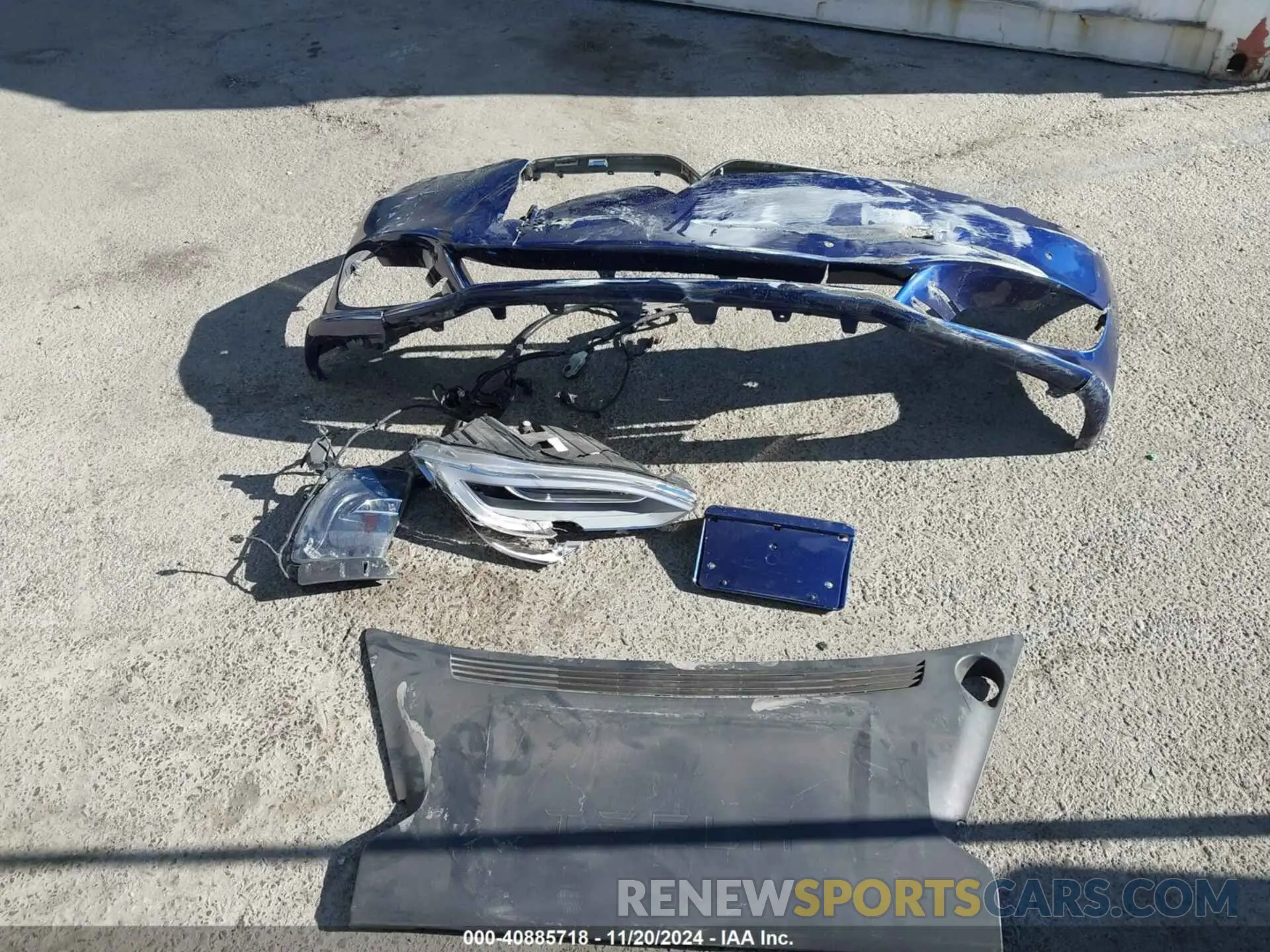 11 Photograph of a damaged car 5YJSA1E28KF335016 TESLA MODEL S 2019