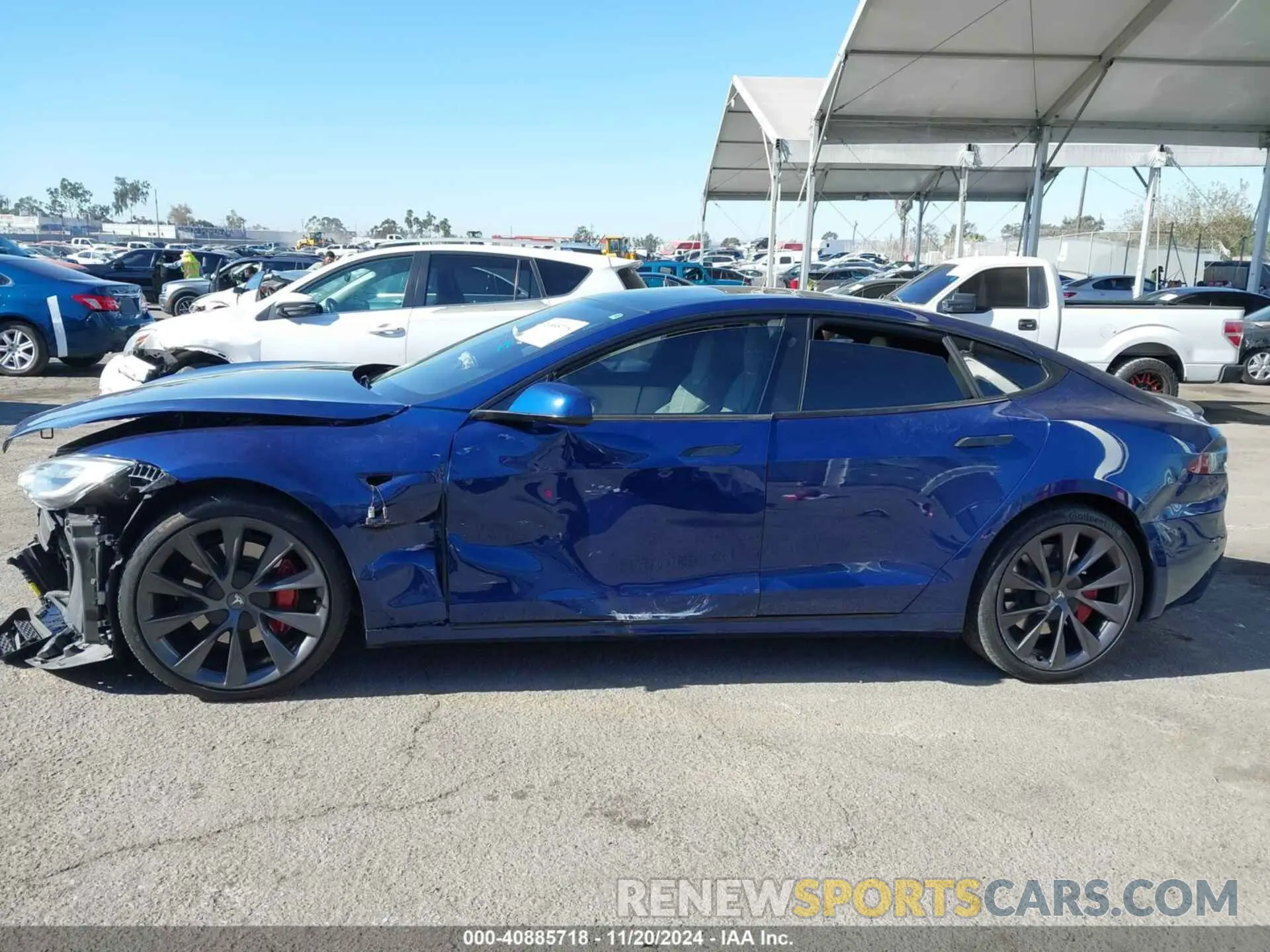 14 Photograph of a damaged car 5YJSA1E28KF335016 TESLA MODEL S 2019