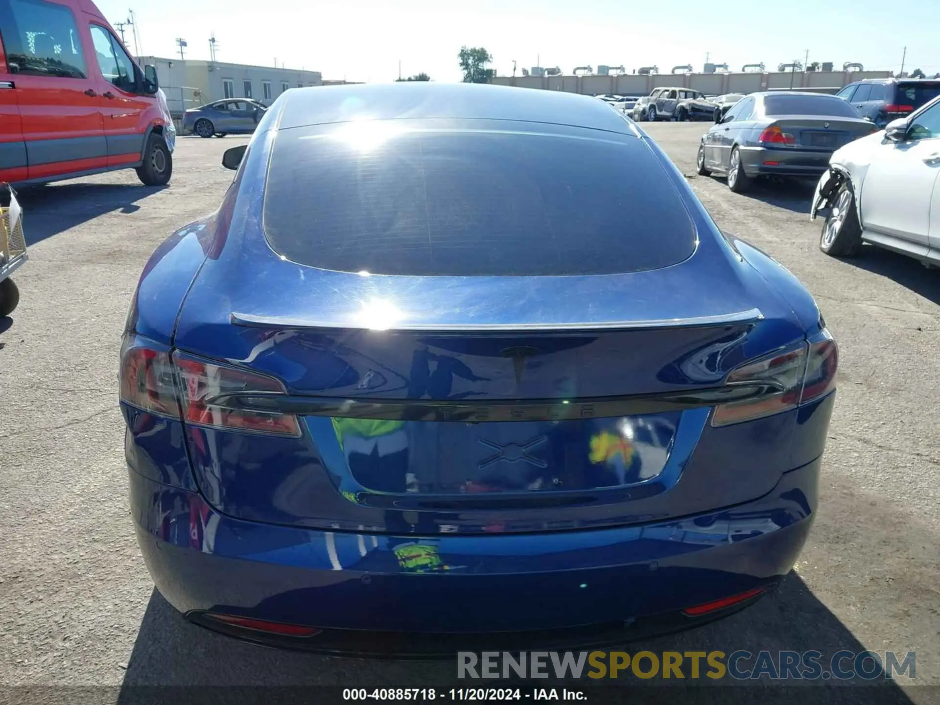 16 Photograph of a damaged car 5YJSA1E28KF335016 TESLA MODEL S 2019