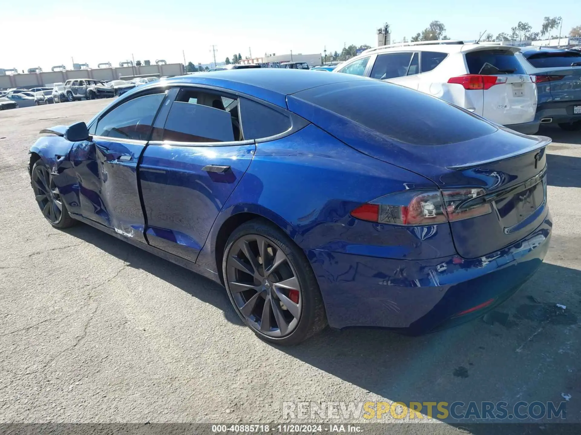 3 Photograph of a damaged car 5YJSA1E28KF335016 TESLA MODEL S 2019