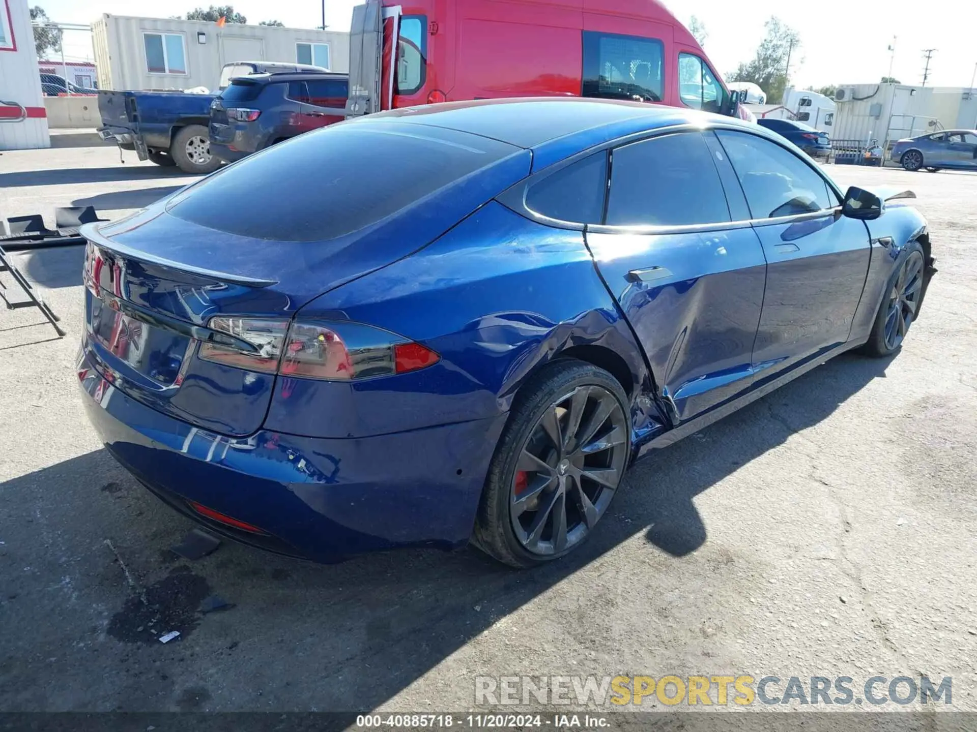 4 Photograph of a damaged car 5YJSA1E28KF335016 TESLA MODEL S 2019