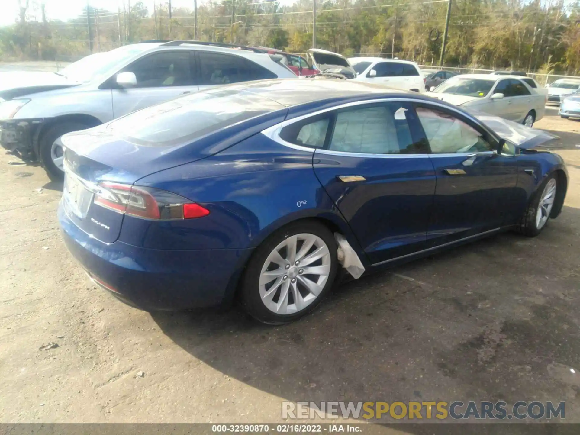 4 Photograph of a damaged car 5YJSA1E28KF335873 TESLA MODEL S 2019