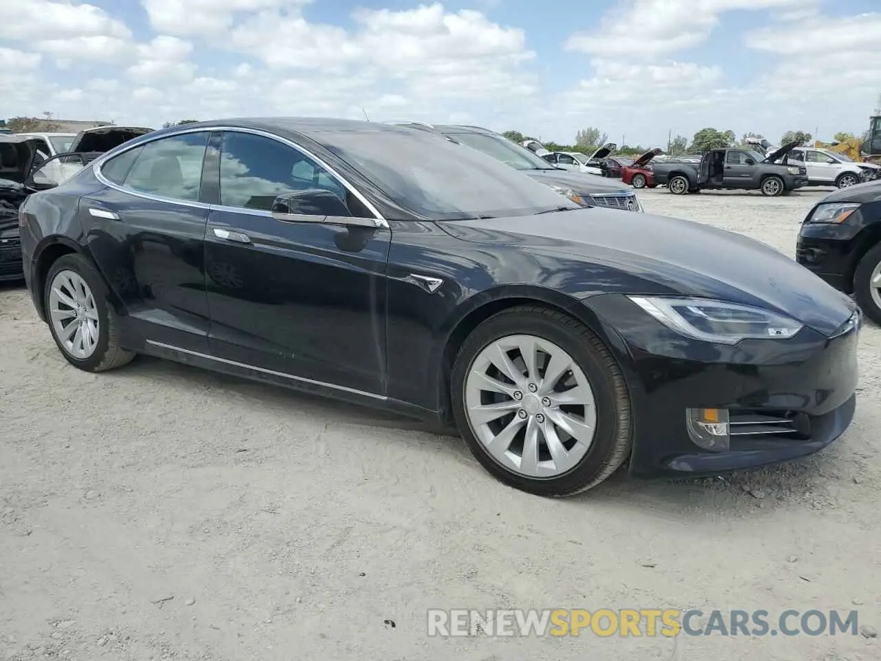 4 Photograph of a damaged car 5YJSA1E29KF306446 TESLA MODEL S 2019